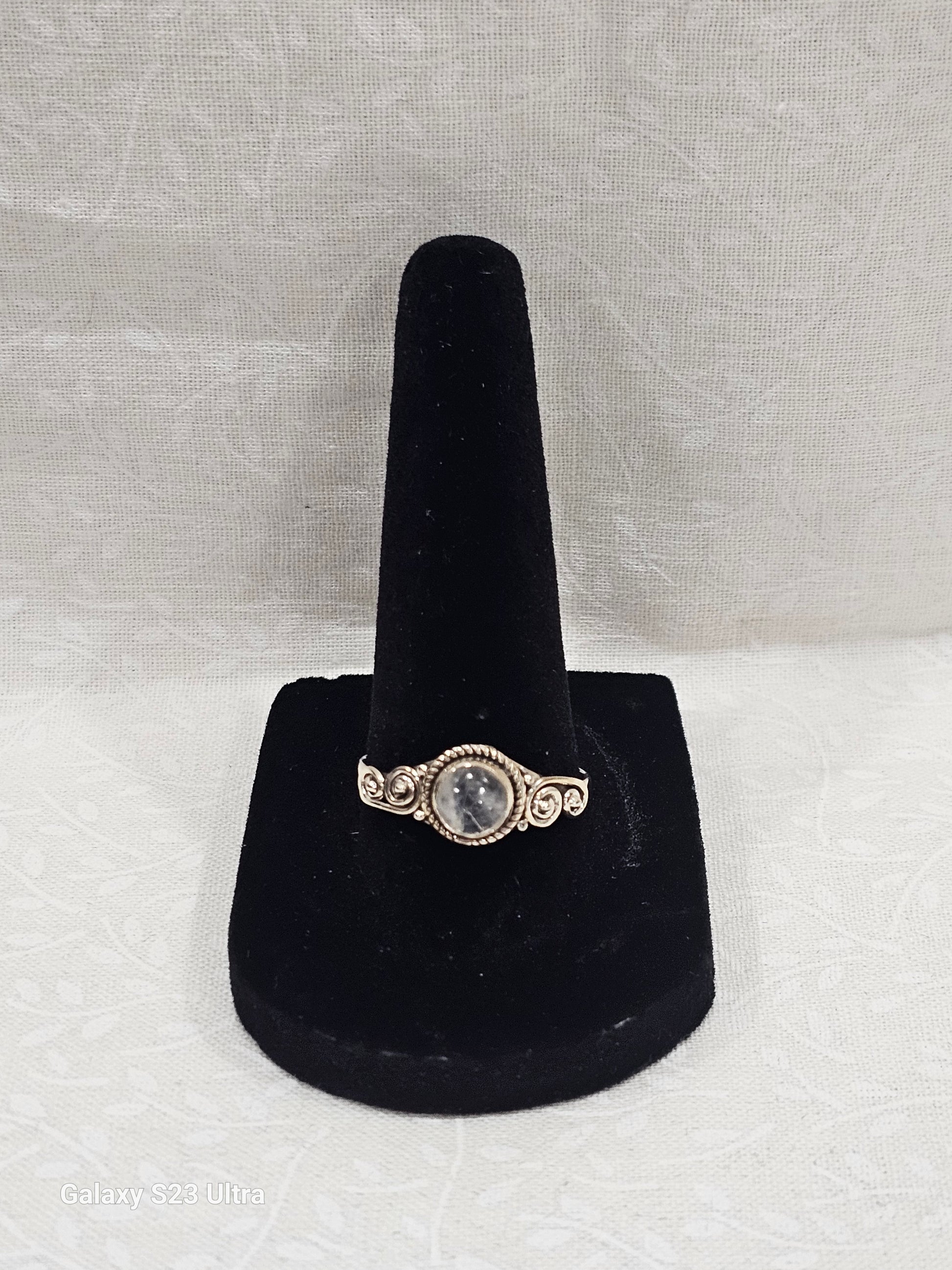 Sterling Silver Moonstone Gemstone Ring - Size 9