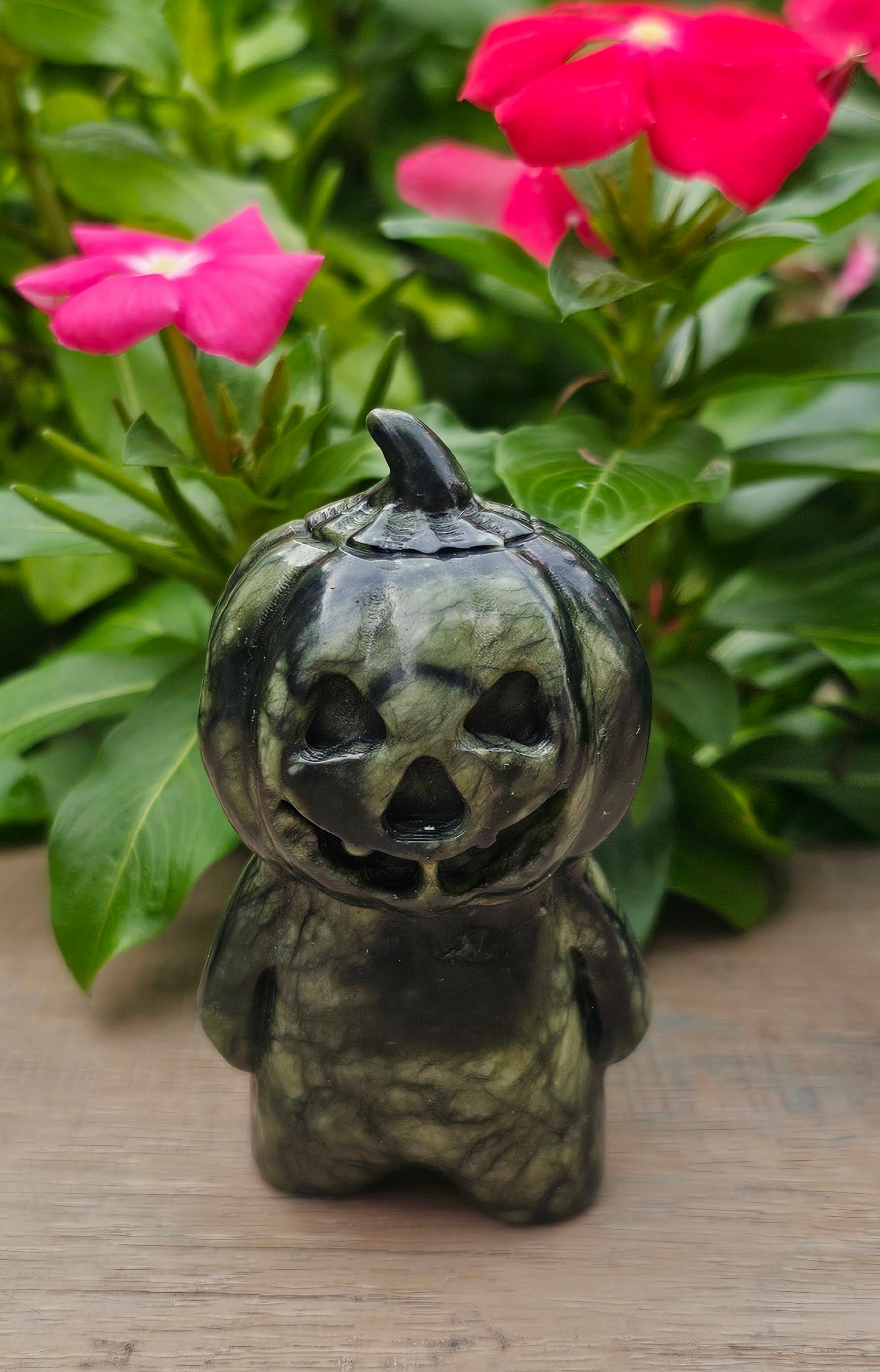 Serpentine Crystal Jack O'Lantern - Halloween Healing Stone Decoration