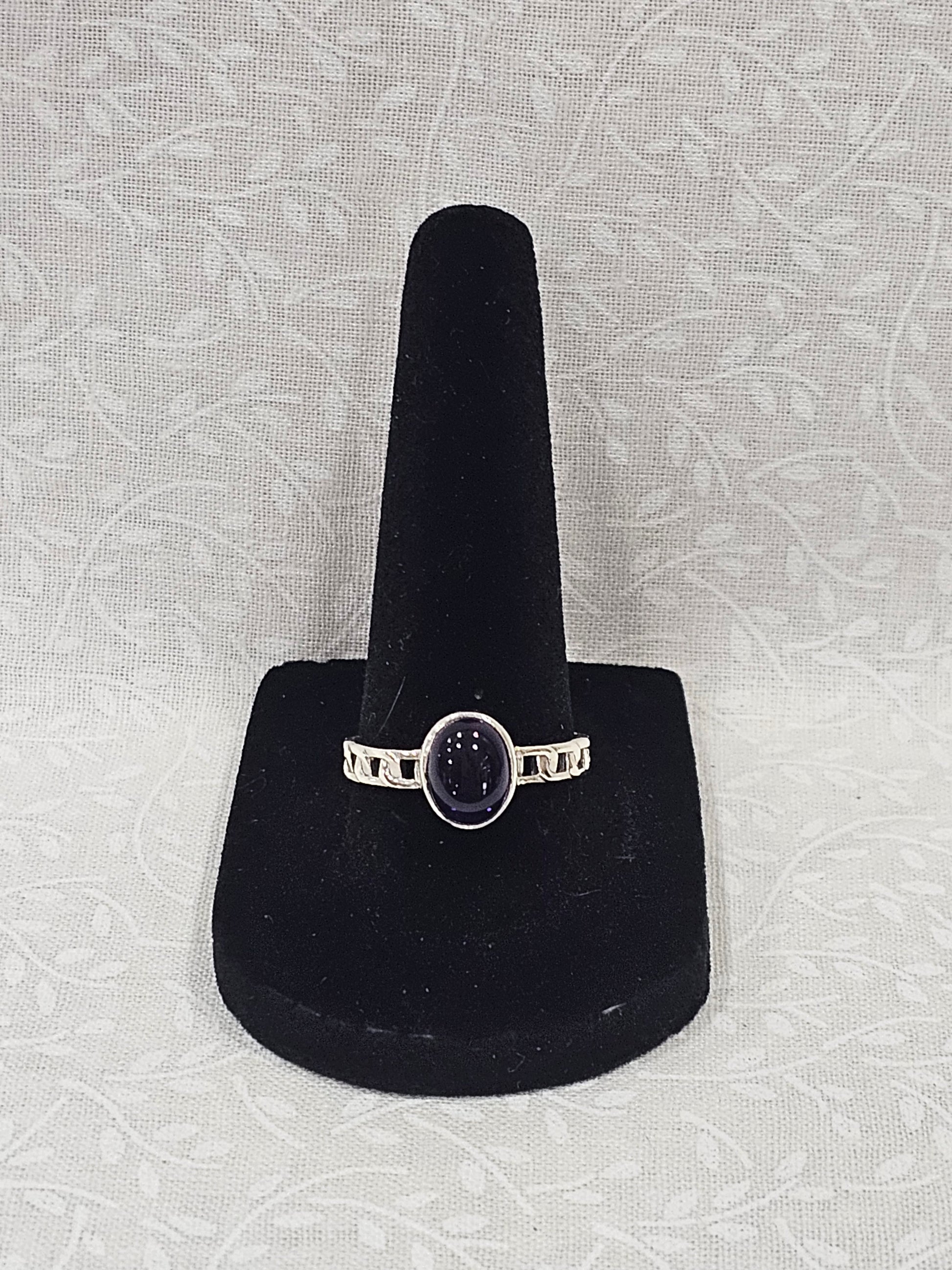 Sterling Silver Amethyst Gemstone Ring - Size 8.5