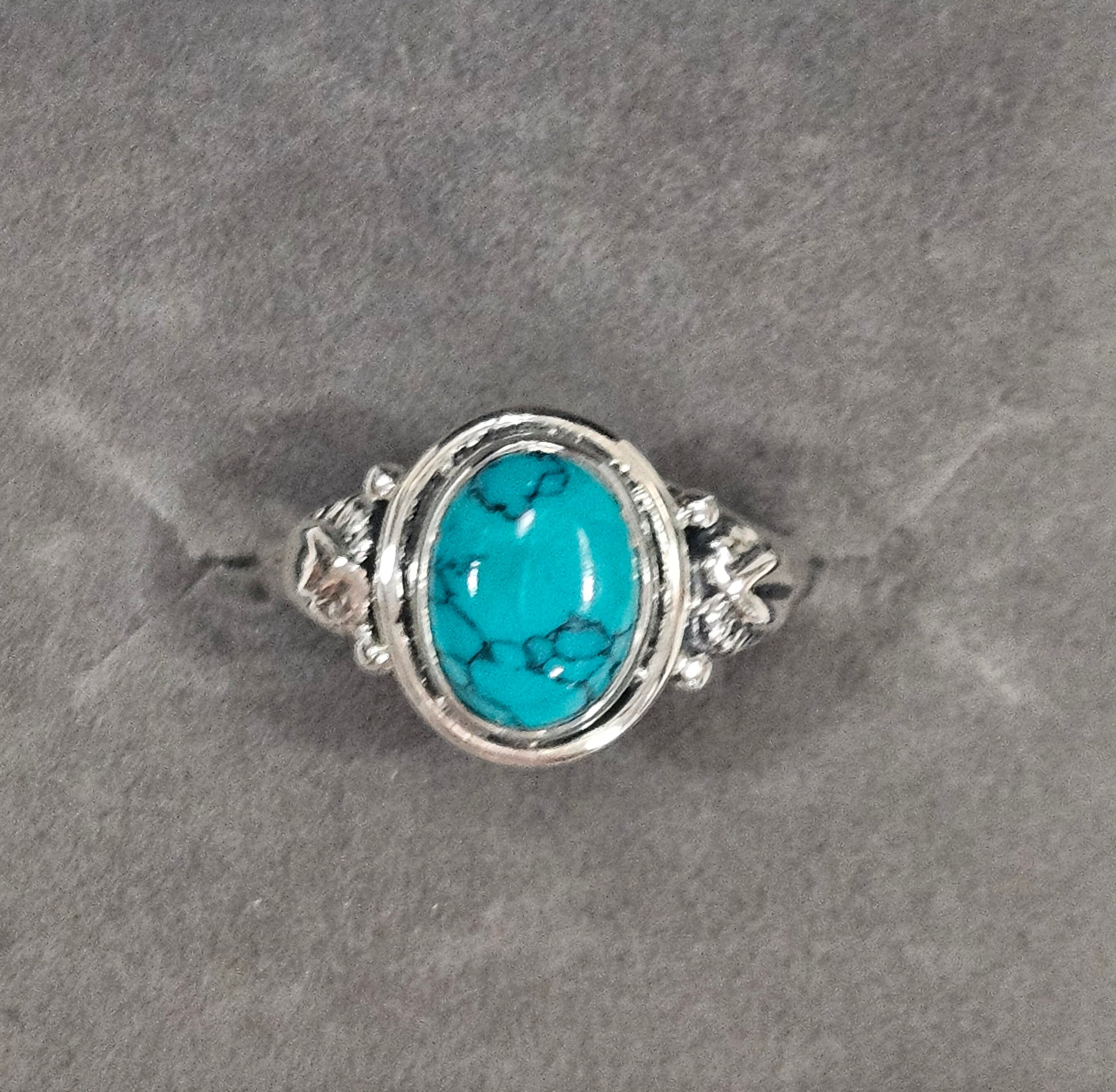 Sterling Silver Natural Turquoise Gemstone Ring - Size 7