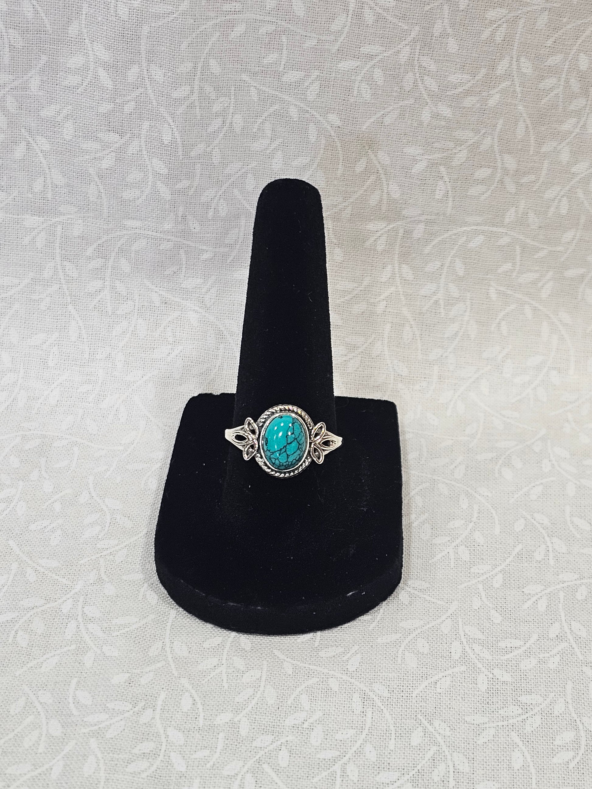 Sterling Silver Classic Turquoise Ring Timeless Design - Size 8