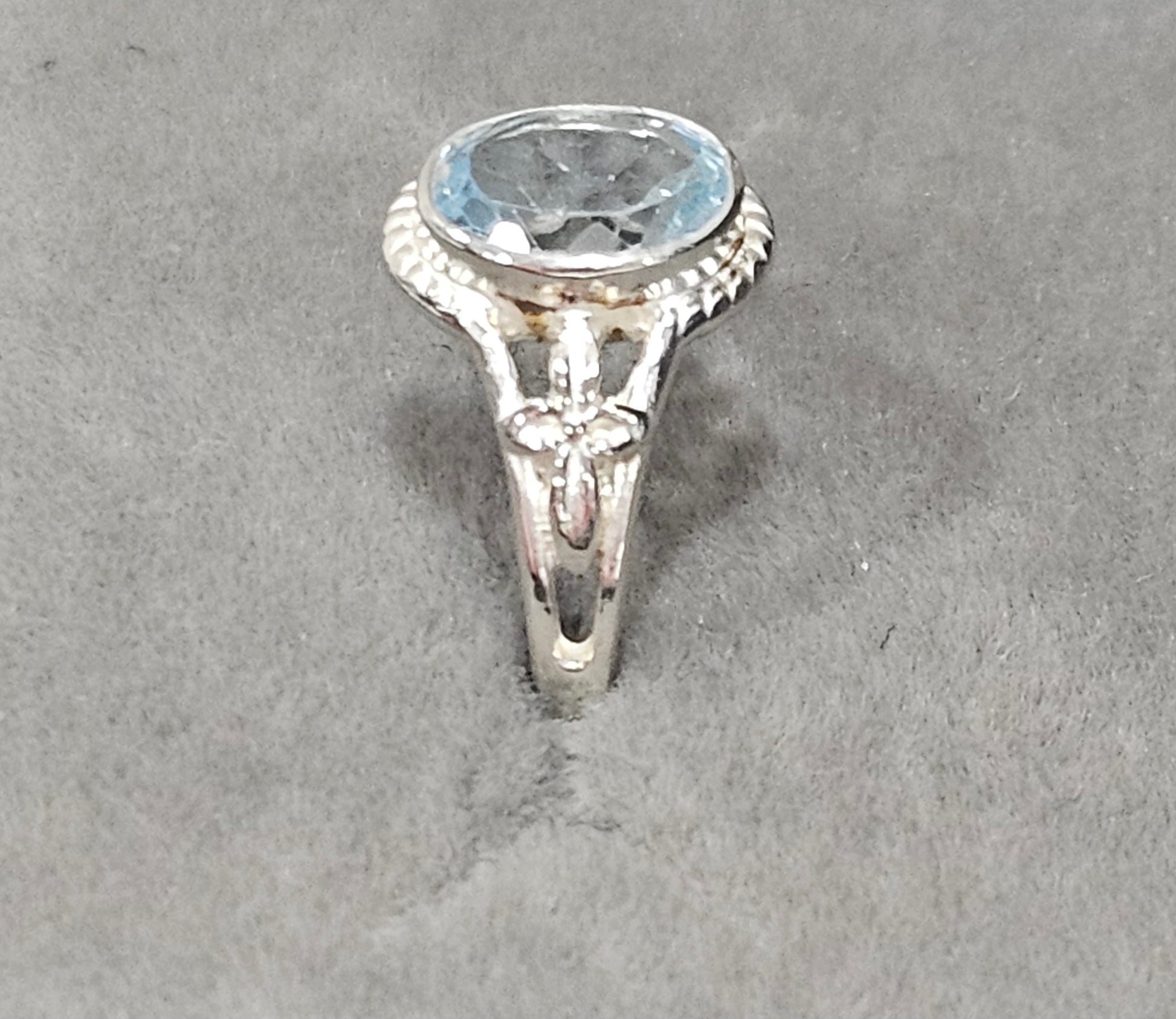 Sterling Silver Aquamarine Gemstone Ring March Birthstone - Size 8