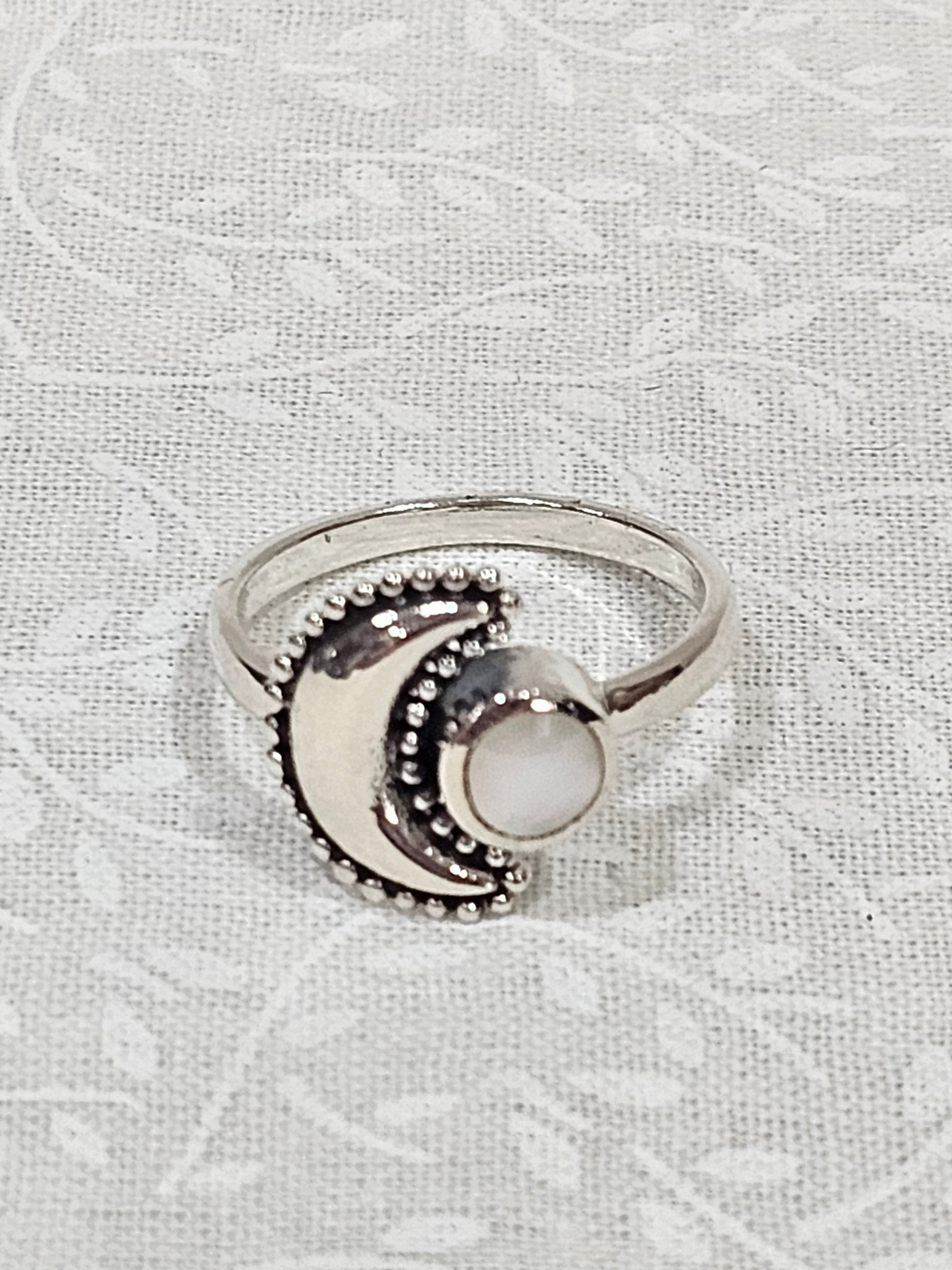 Sterling Silver Moonstone Gemstone Moon Ring 7.5
