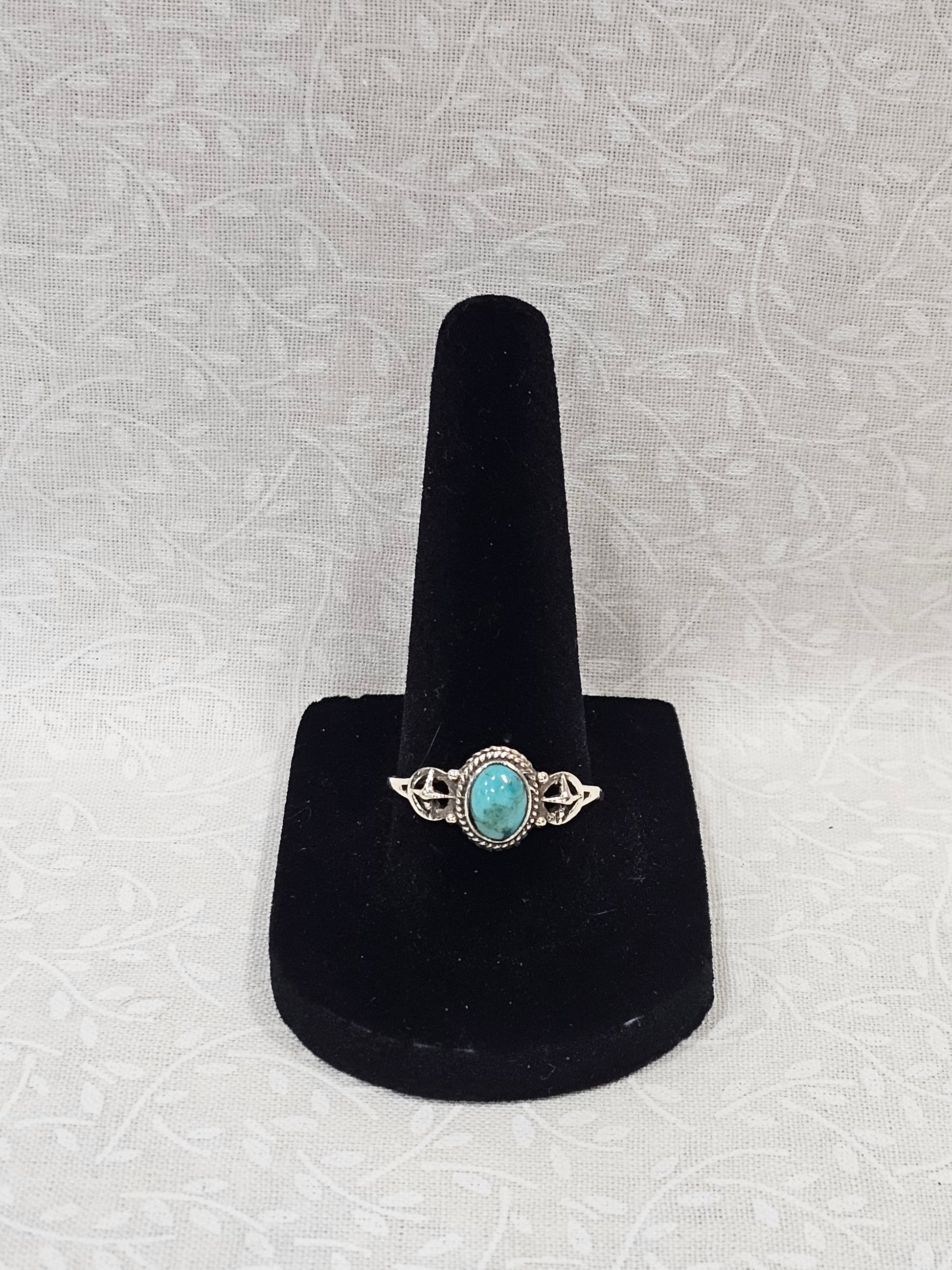 Sterling Silver Turquoise Gemstone Ring - Size 8.5