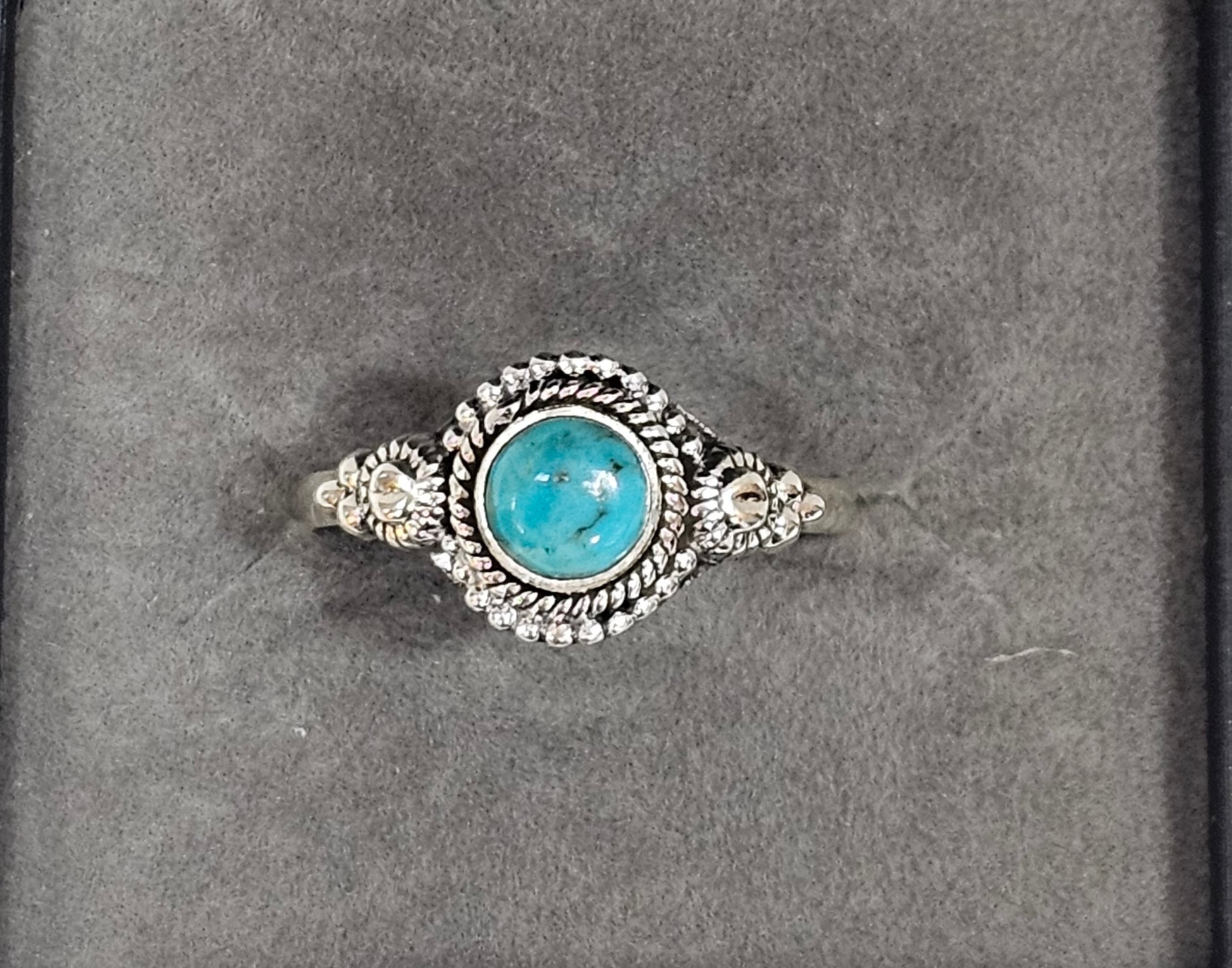 Sterling Silver Turquoise Gemstone Ring - Size 10