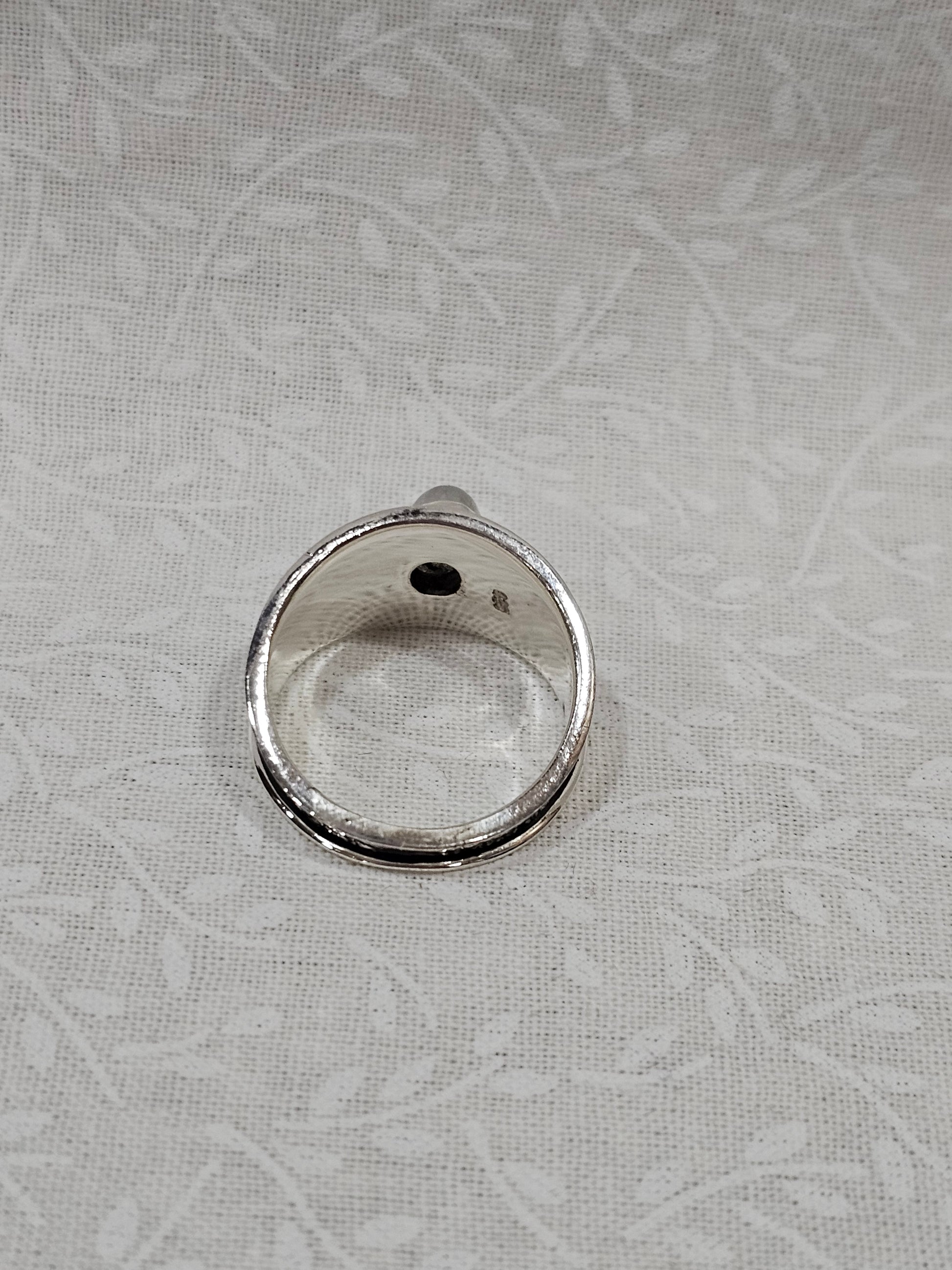 Sterling Silver Moonstone Gemstone Ring - Size 7.5
