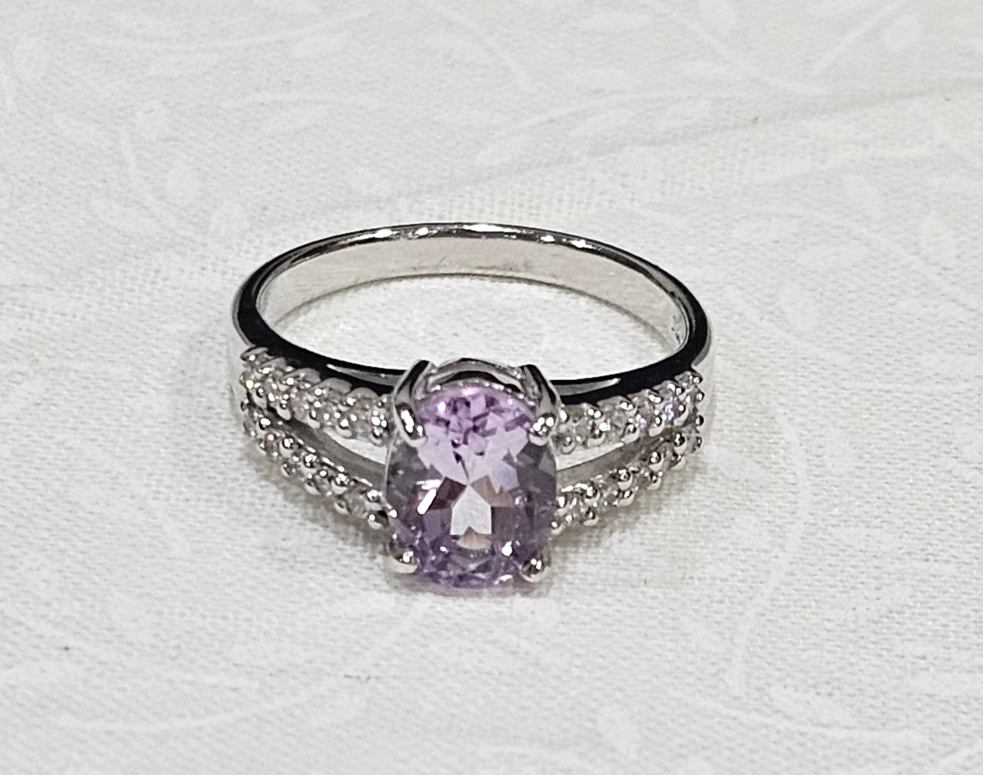 Sterling Silver Amethyst Gemstone Ring - Size 8
