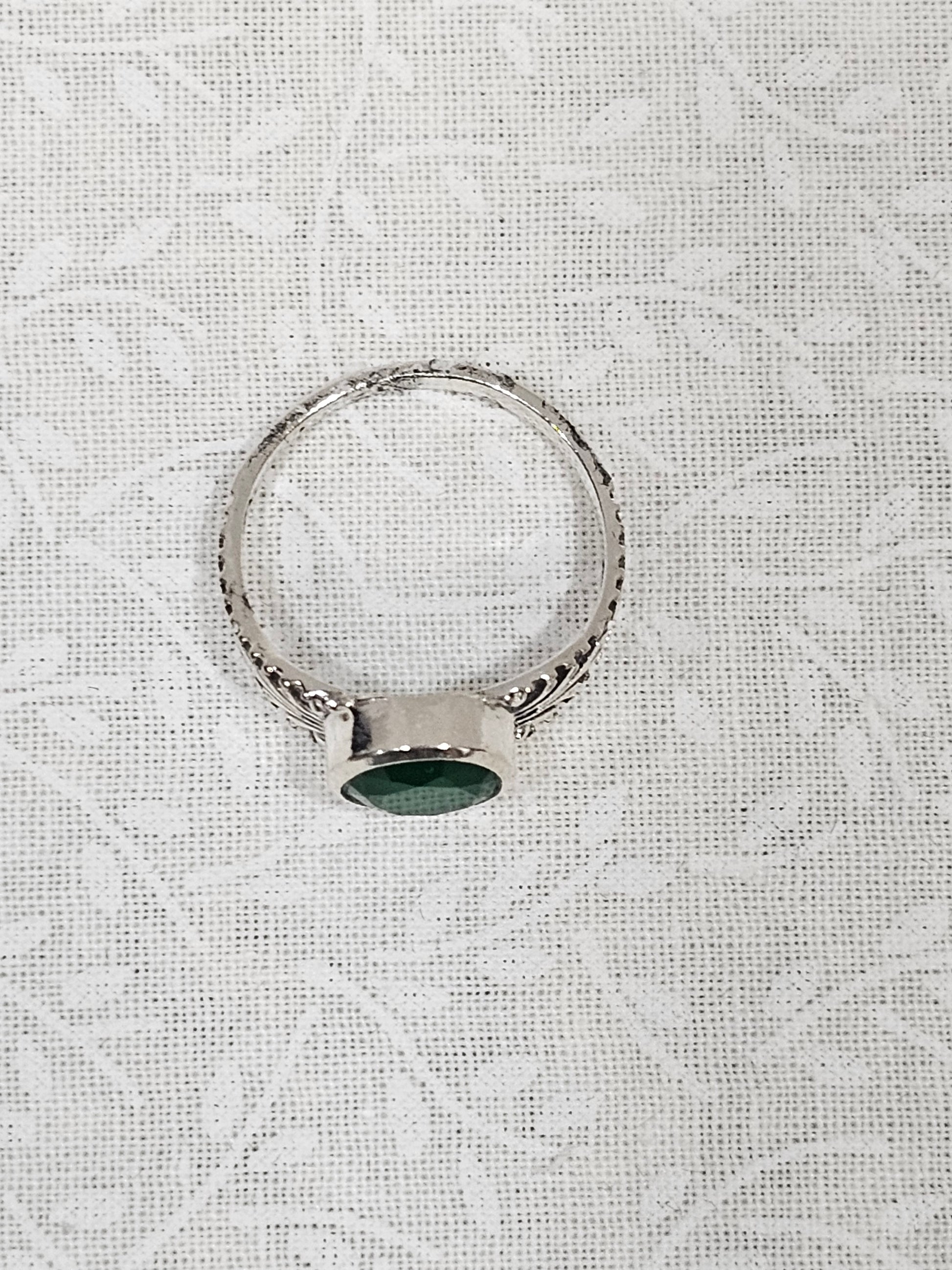 Sterling Silver Emerald Gemstone Ring - Size 7.5