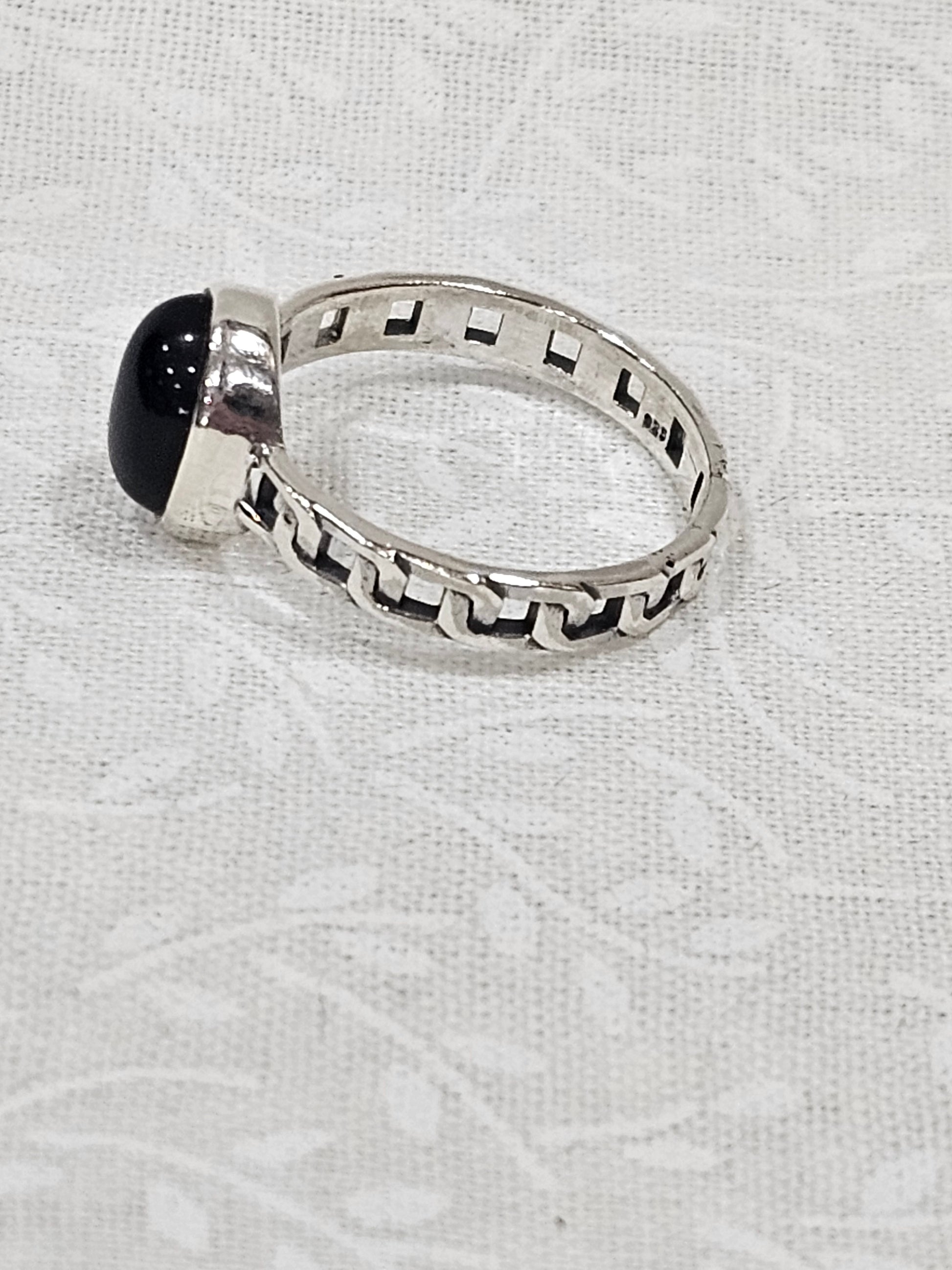 Sterling Silver Black Onyx Gemstone Ring - Size 7.5