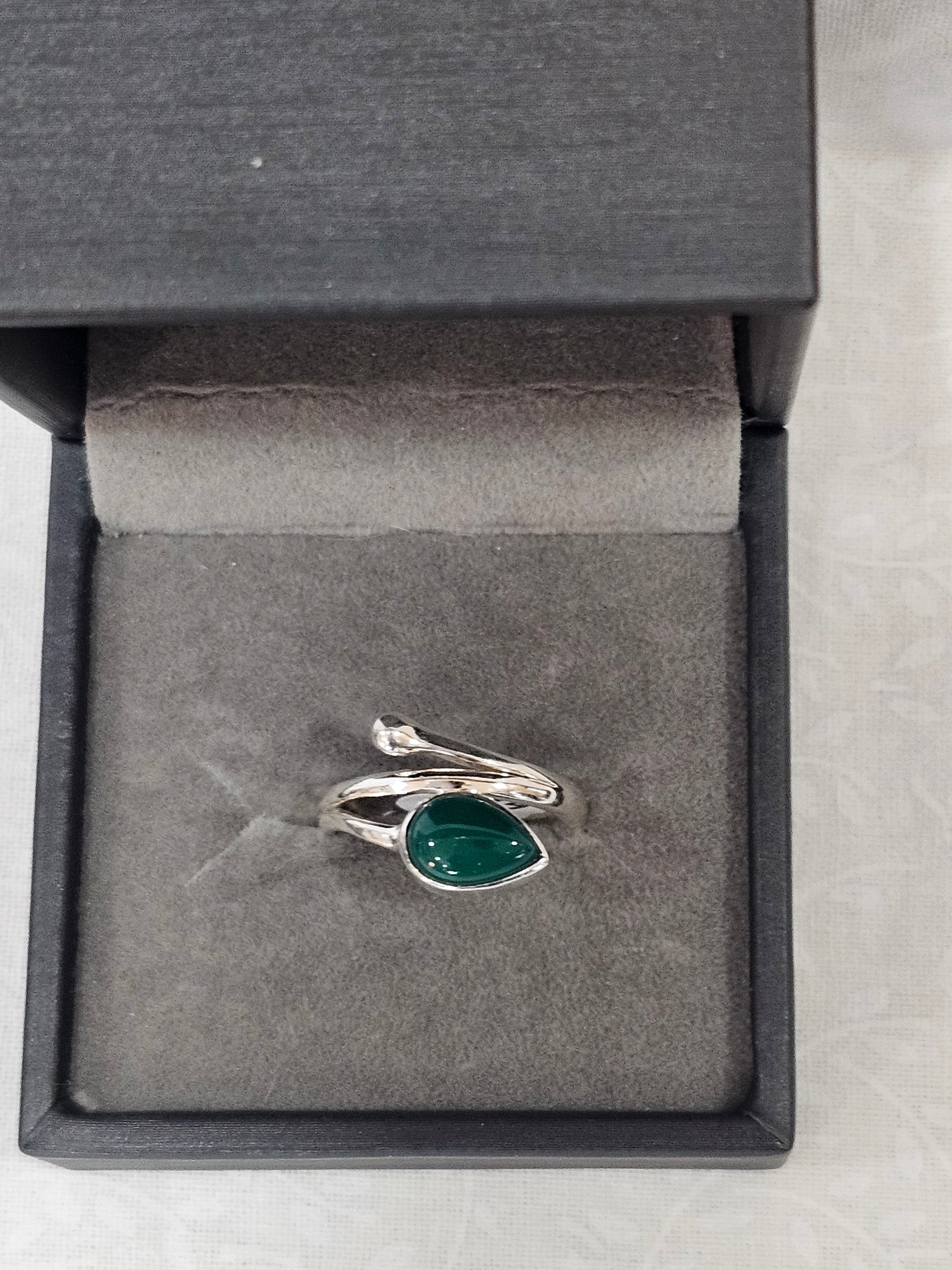 Sterling Silver Green Onyz Gemstone Ring 5.5