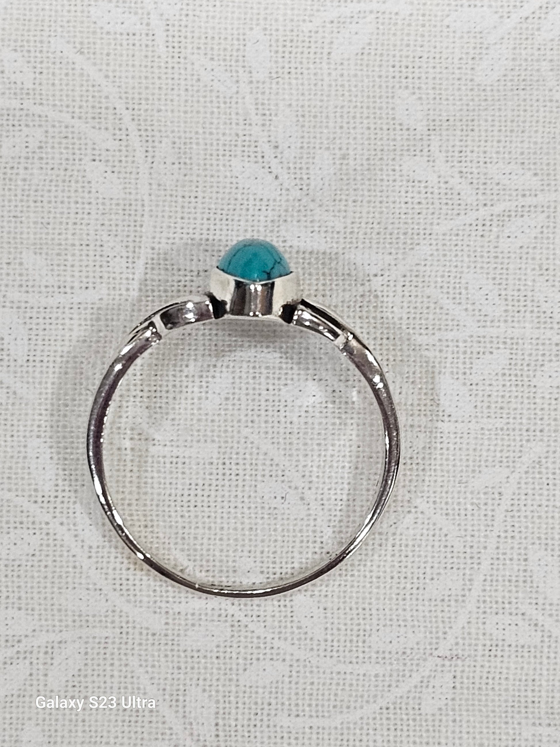 Sterling Silver Turquoise Gemstone Ring - Size 9