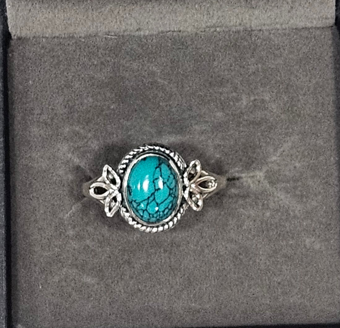 Sterling Silver Classic Turquoise Ring Timeless Design - Size 8