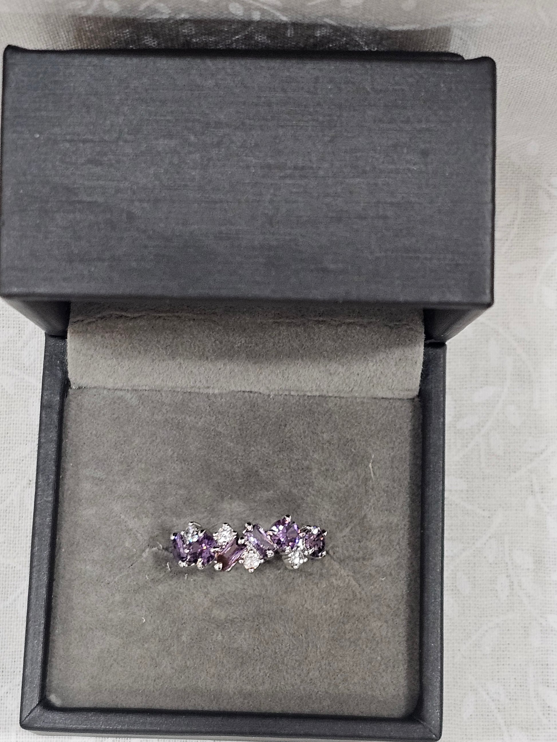 Sterling Silver Amethyst Gemstone Ring - Size 6