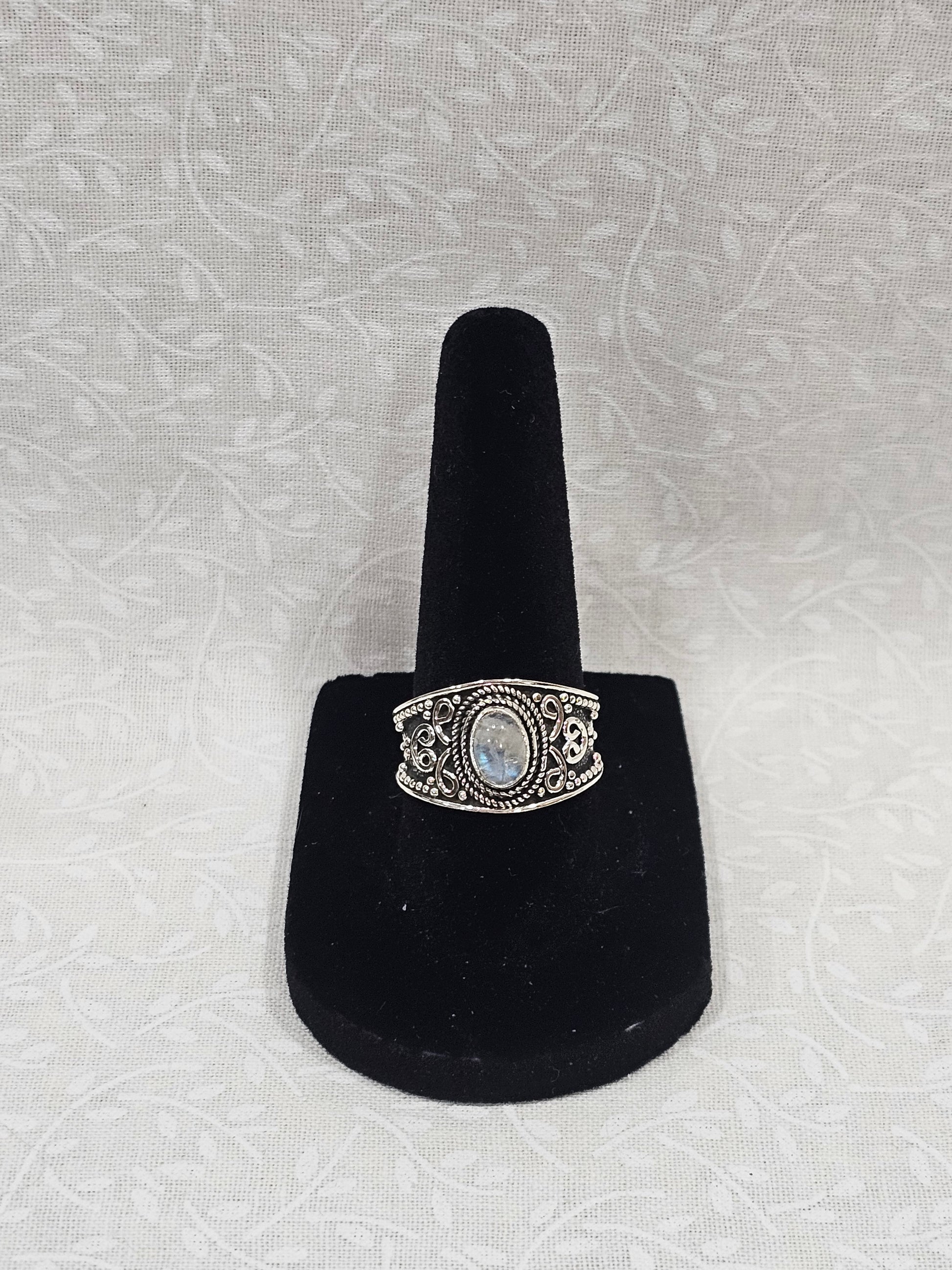 Sterling Silver Moonstone Gemstone Ring - Size 7.5