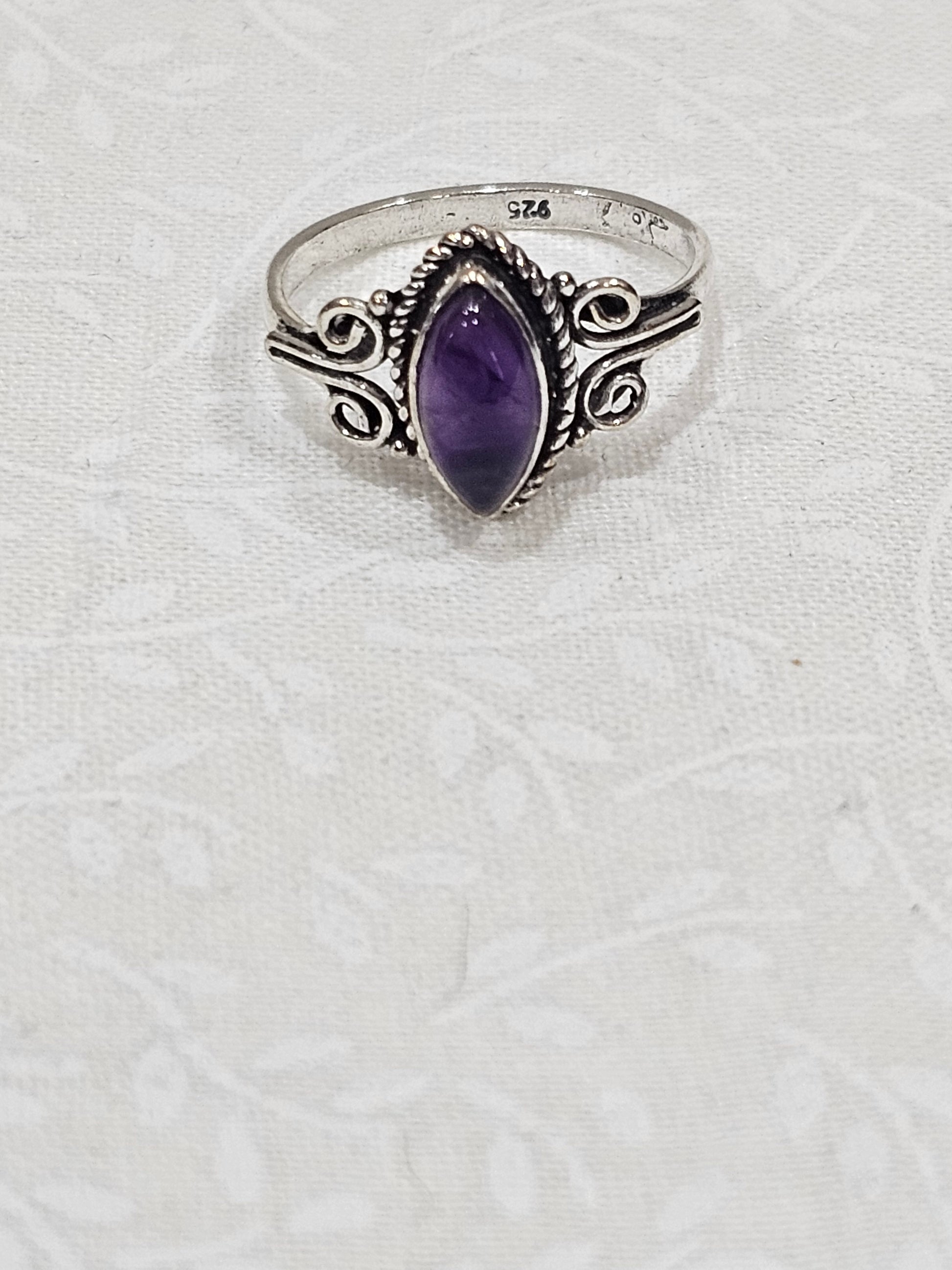 Sterling Silver Amethyst Gemstone Ring - Size 7