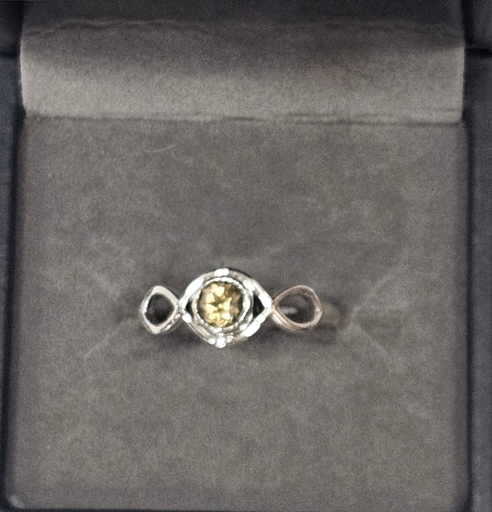 Sterling Silver Citrine Gemstone Ring - Size 7.5