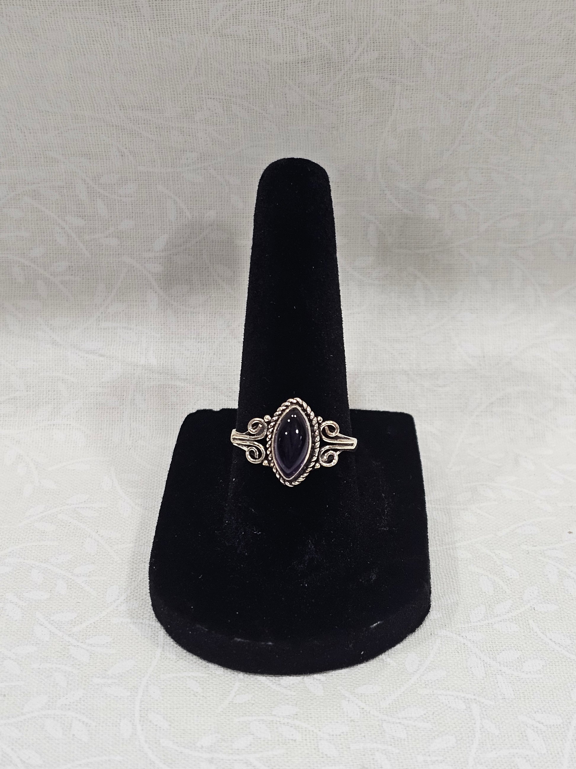 Sterling Silver Amethyst Gemstone Ring - Size 7