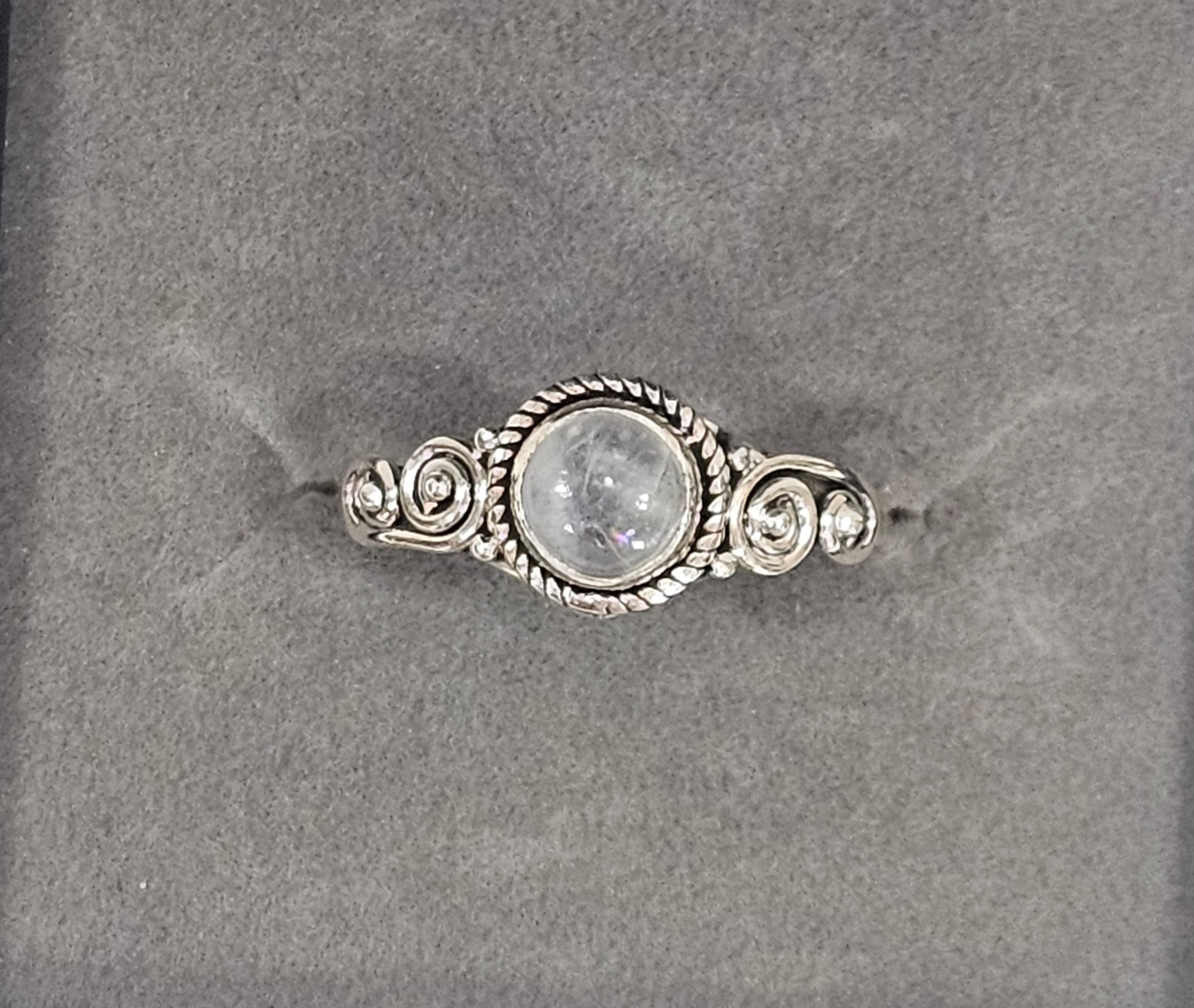 Sterling Silver Moonstone Gemstone Ring - Size 9