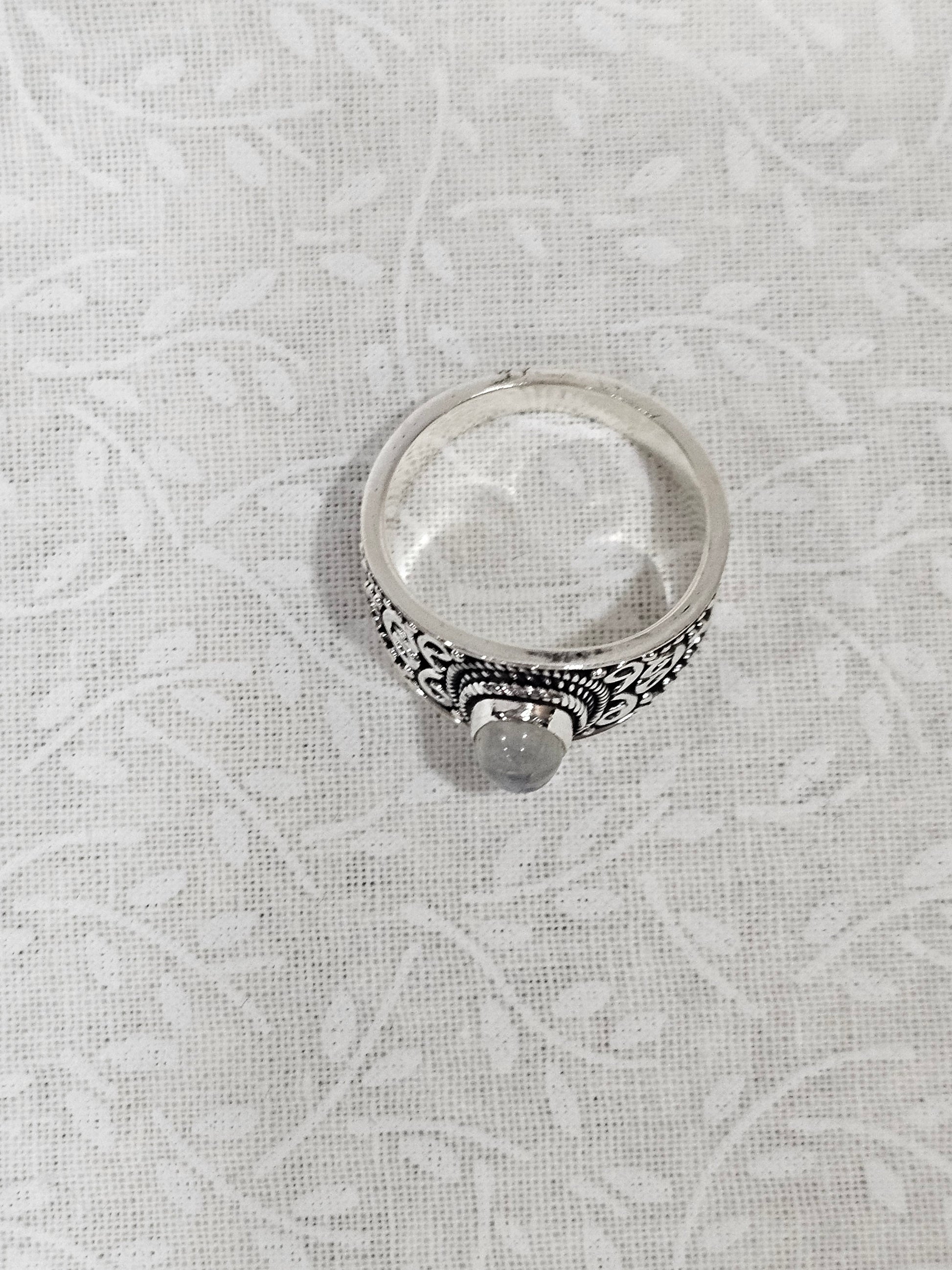 Sterling Silver Moonstone Gemstone Ring - Size 7.5