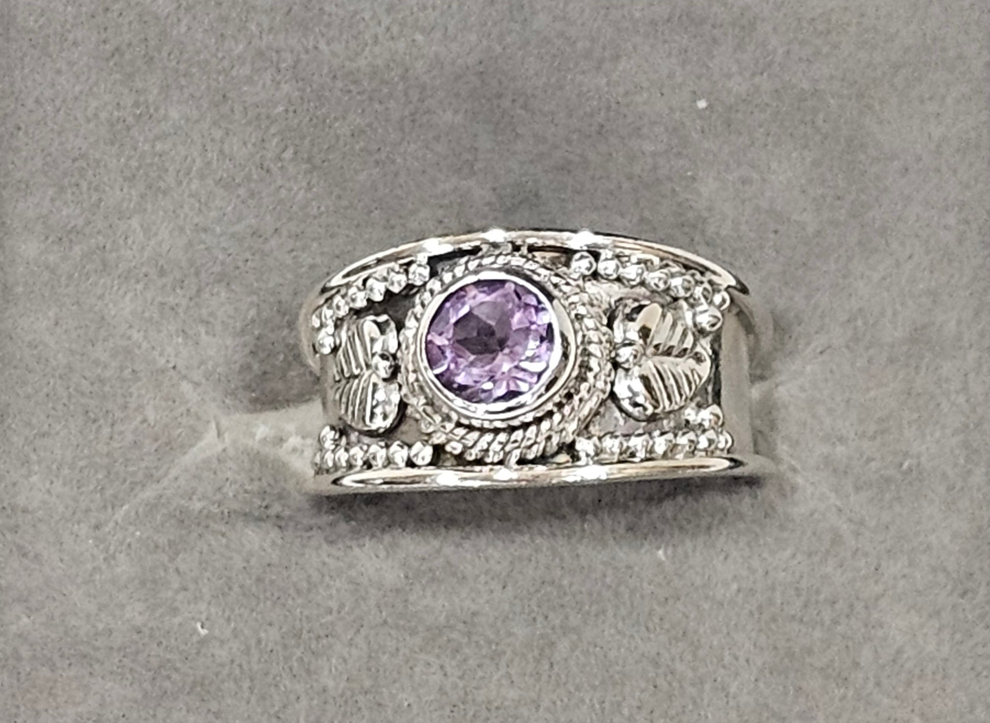 Sterling Silver Amethyst Gemstone Ring - Size 7