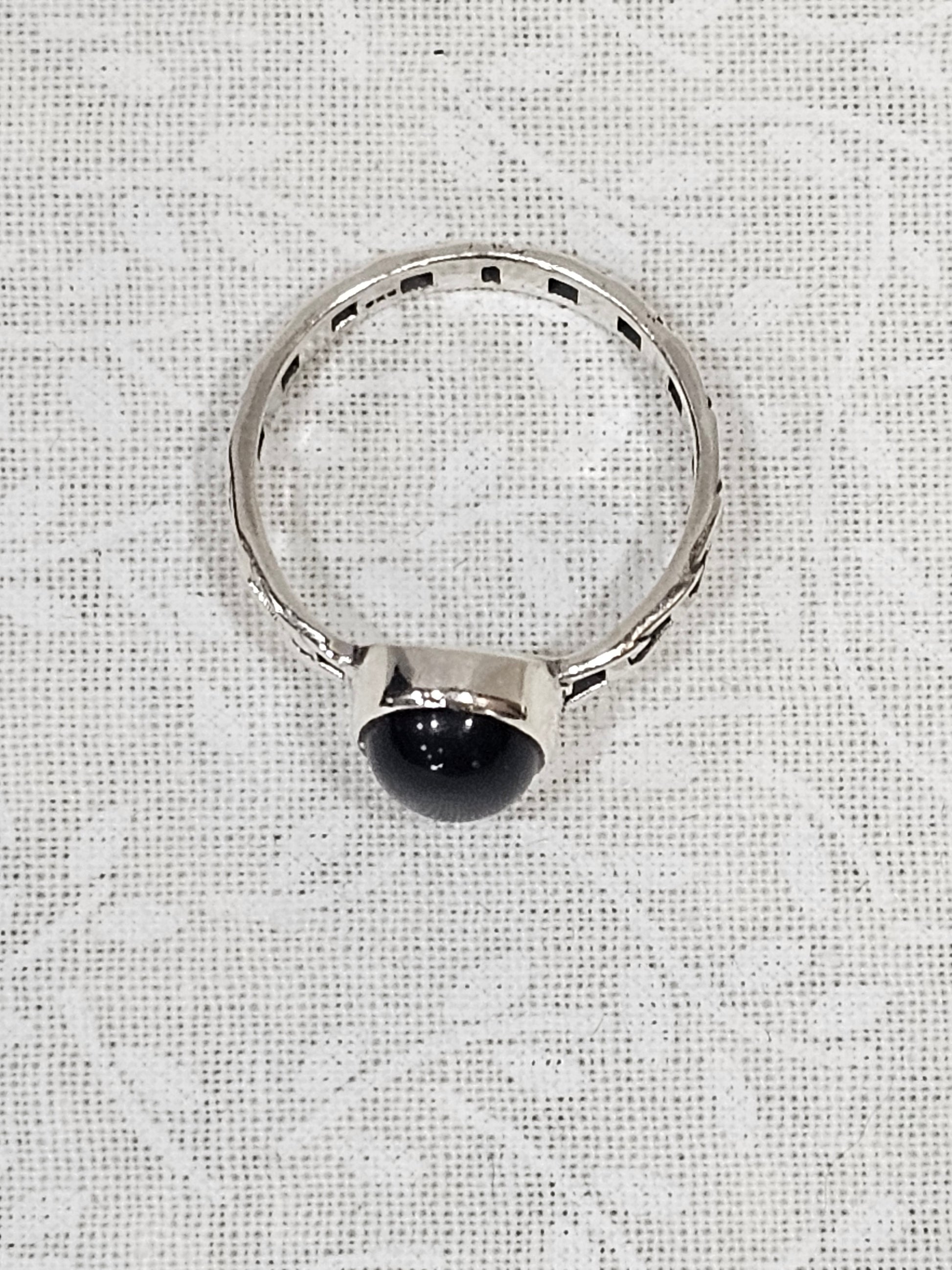 Sterling Silver Black Onyx Gemstone Ring - Size 7.5