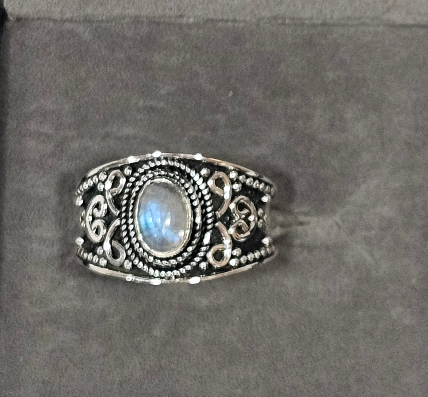 Sterling Silver Moonstone Gemstone Ring - Size 7.5