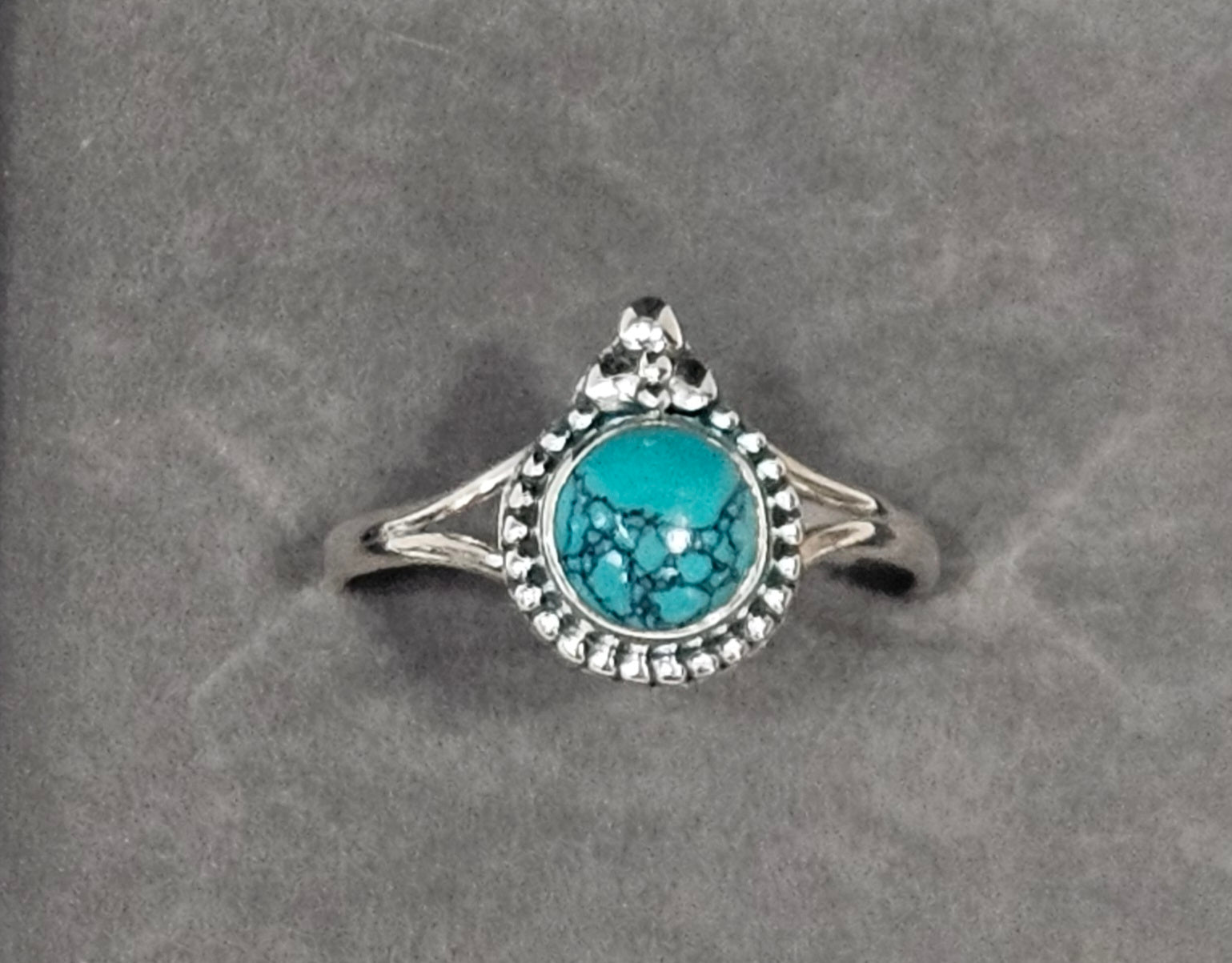 Sterling Silver Turquoise Gemstone Ring - Size 7.5