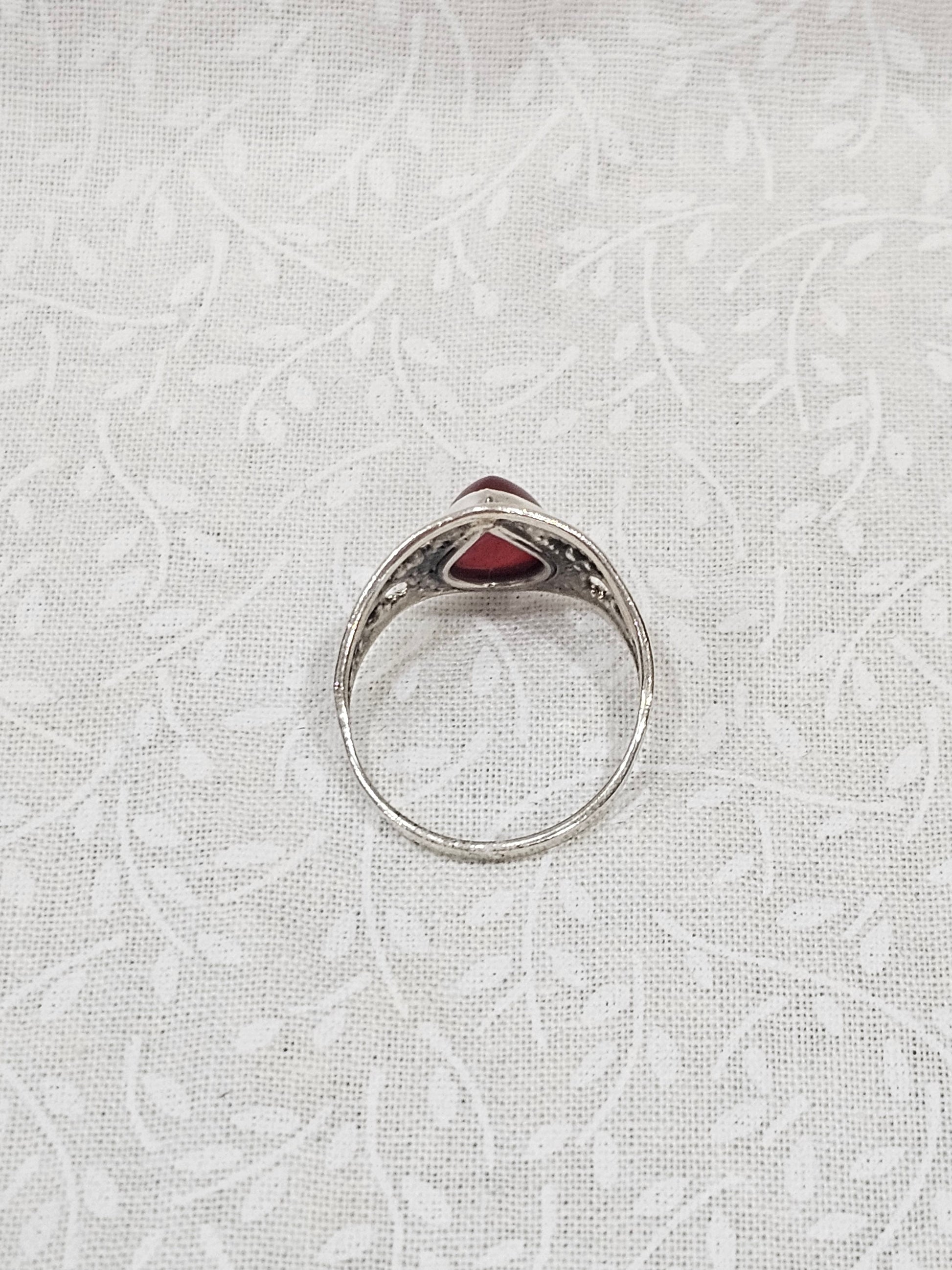 Sterling Silver Garnet Gemstone Ring - Size 8