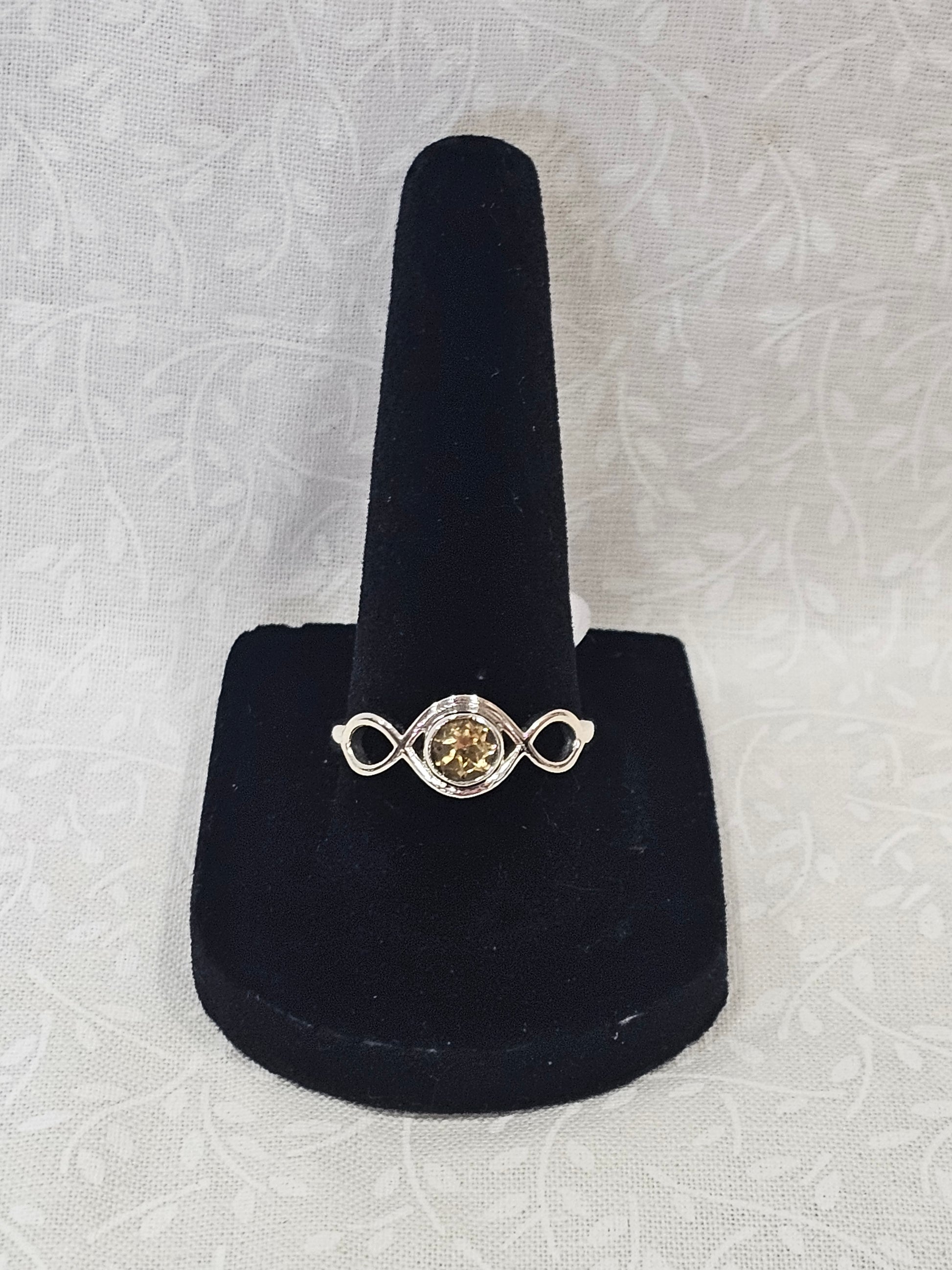 Sterling Silver Citrine Gemstone Ring - Size 7.5