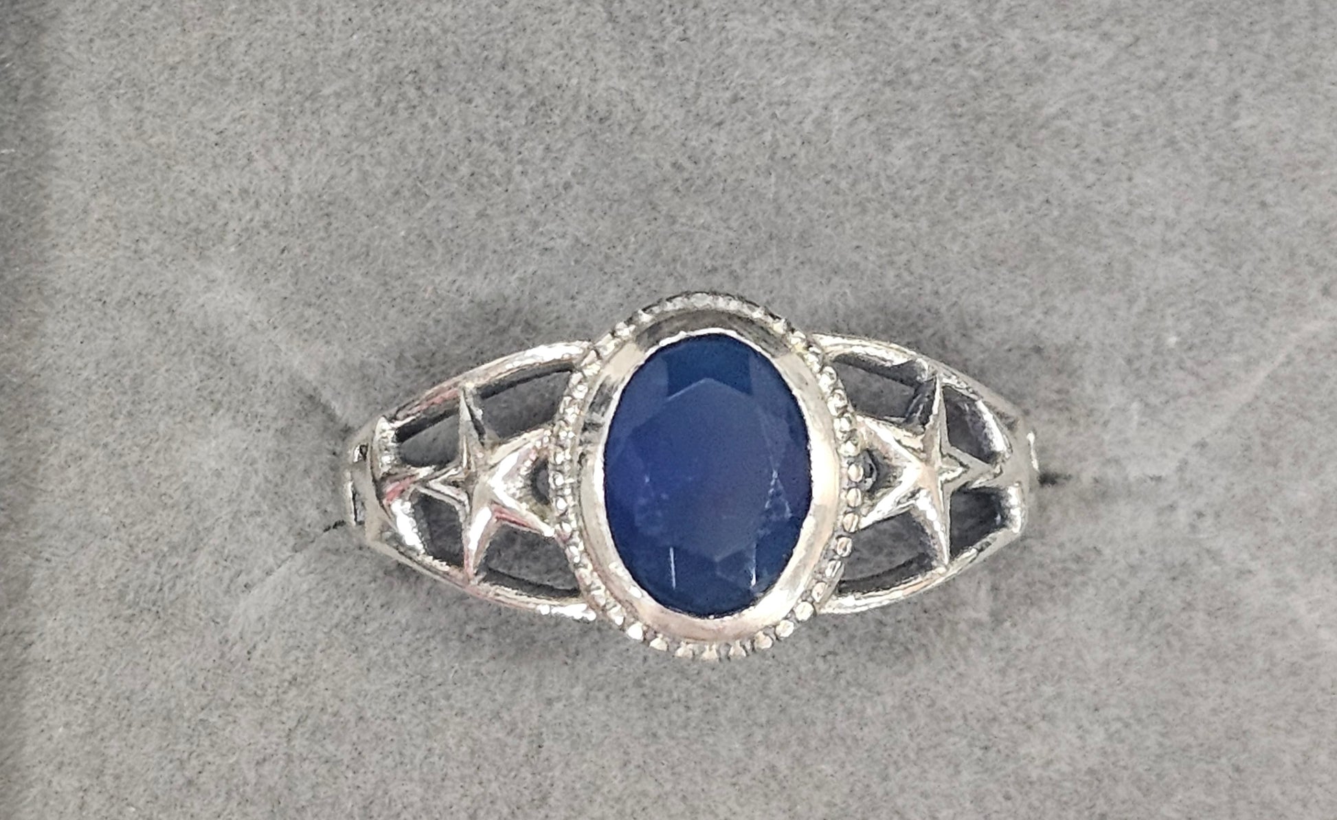 Sterling Silver Sapphire Gemstone Ring - Size 6