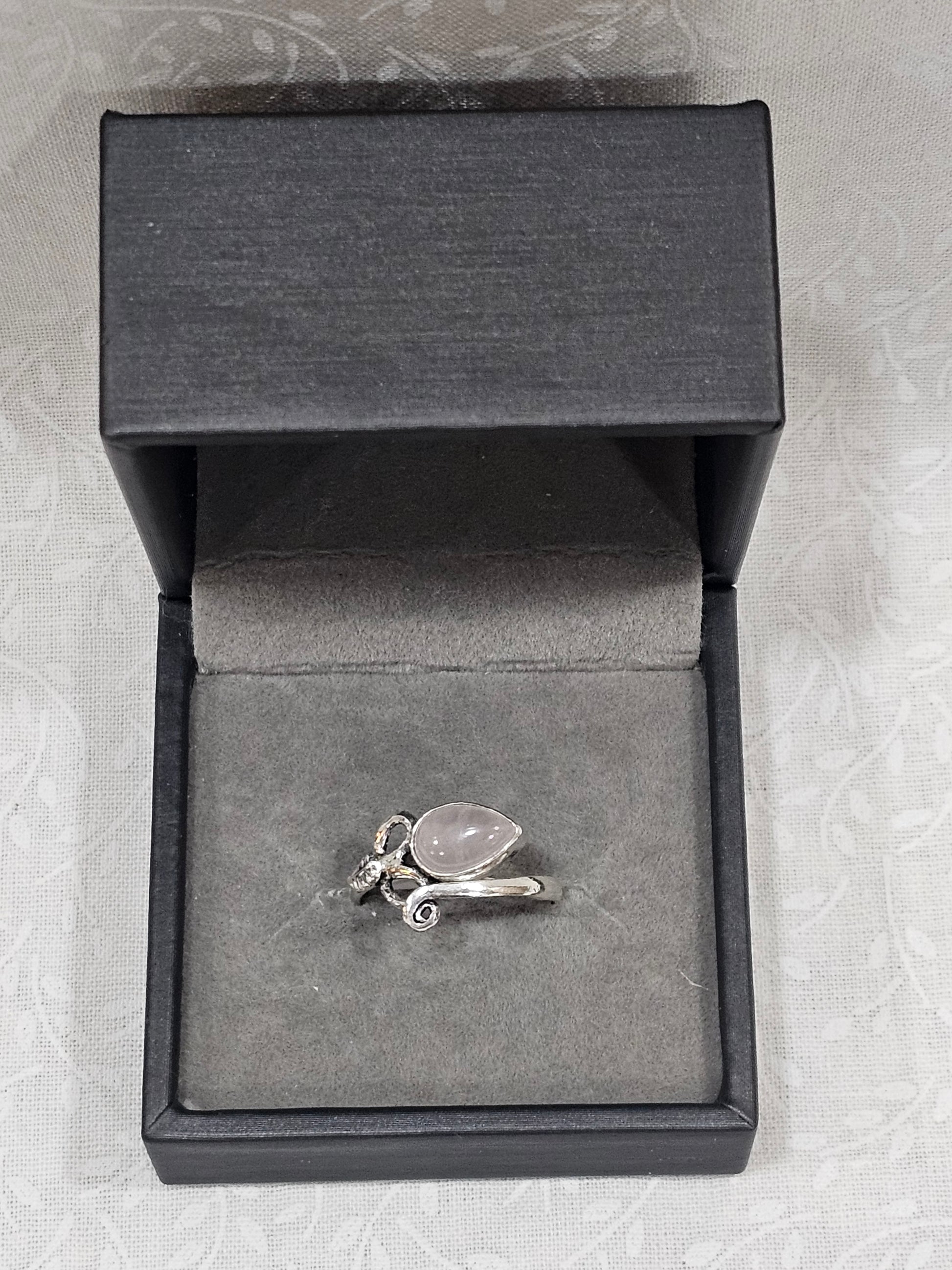 Sterling Silver Rose Quartz Gemstone Ring - Size 6