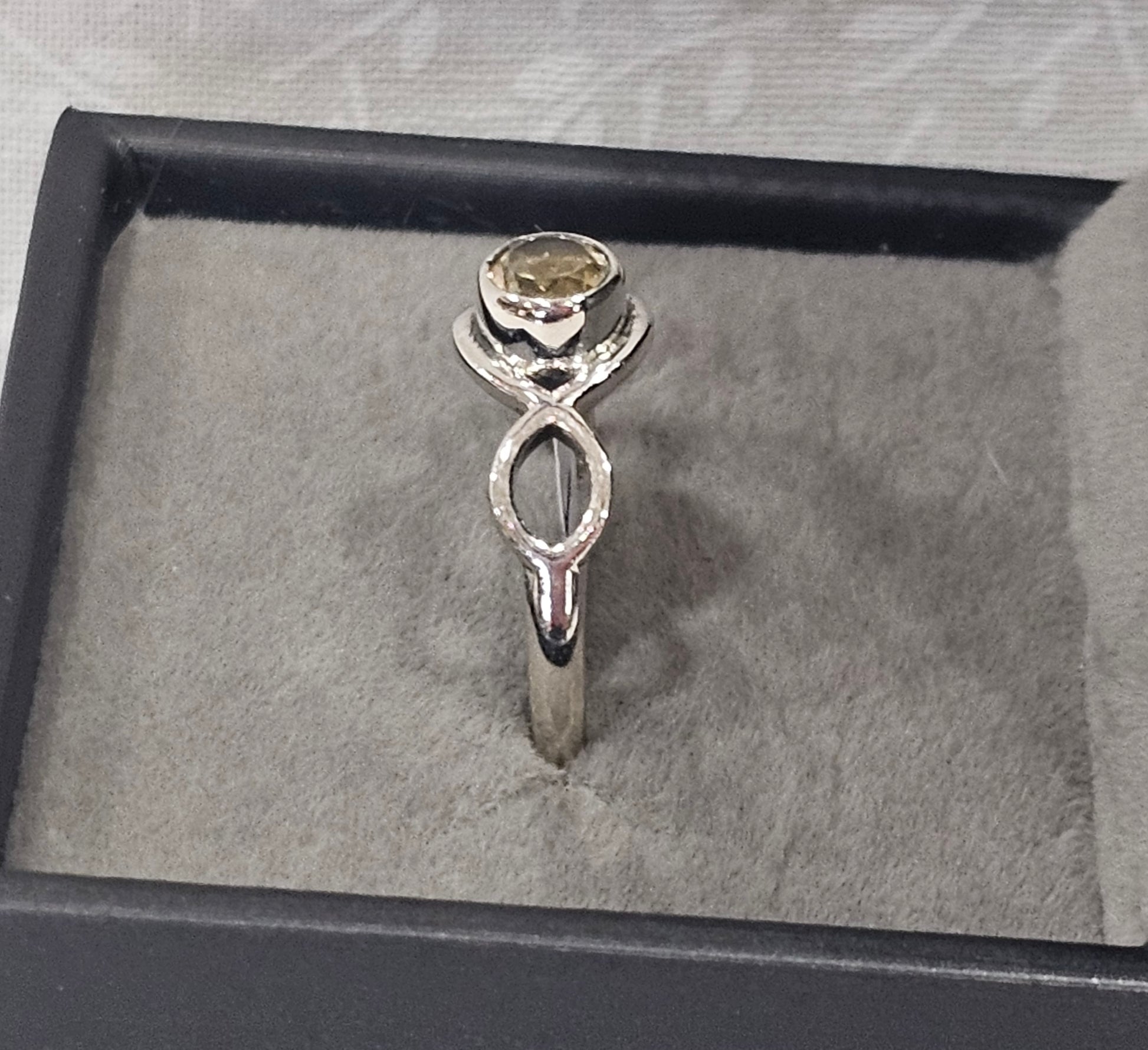 Sterling Silver Citrine Gemstone Ring - Size 7.5