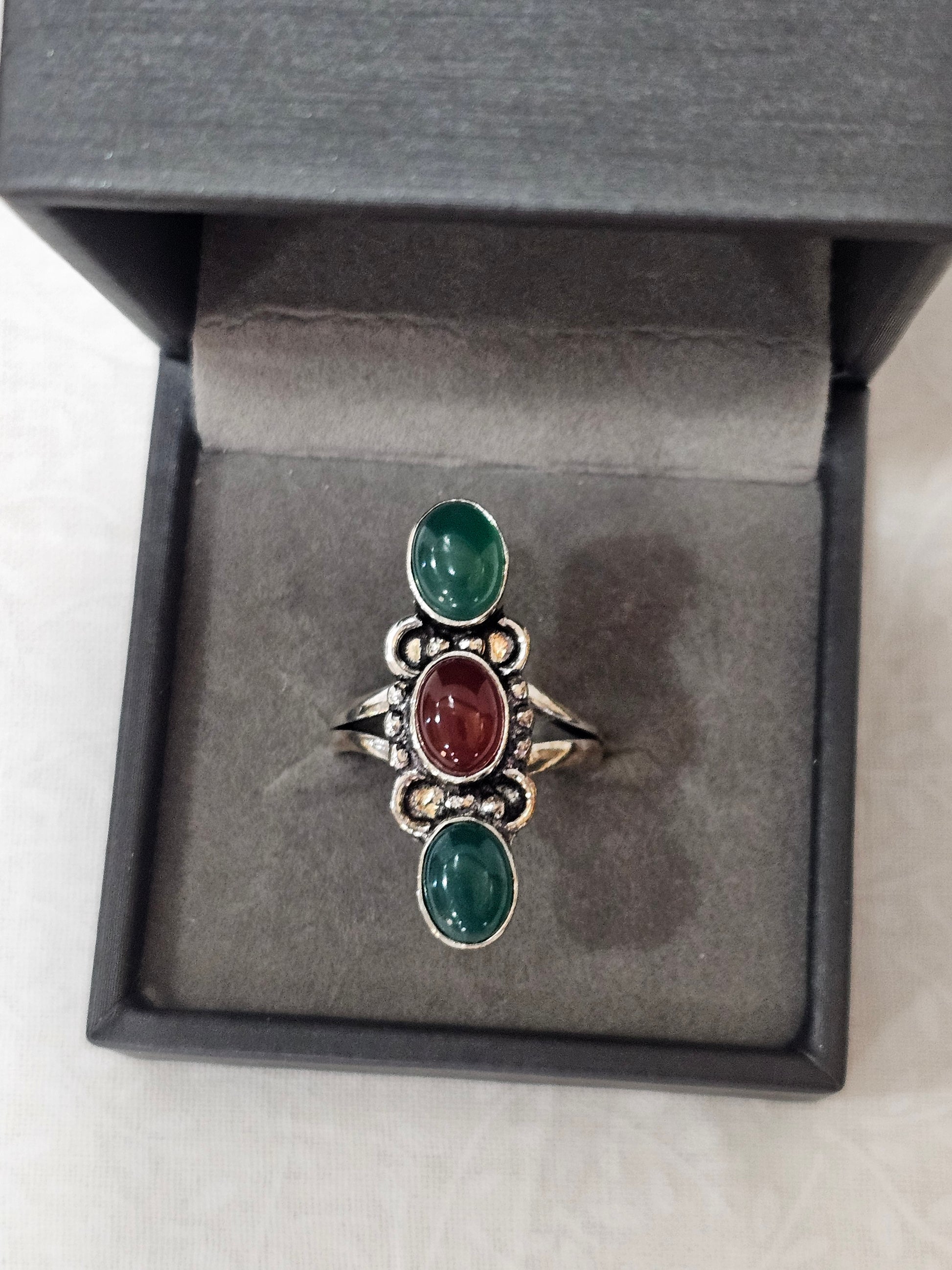 Sterling Silver Green Onyz & Garnet Gemstone Ring 7