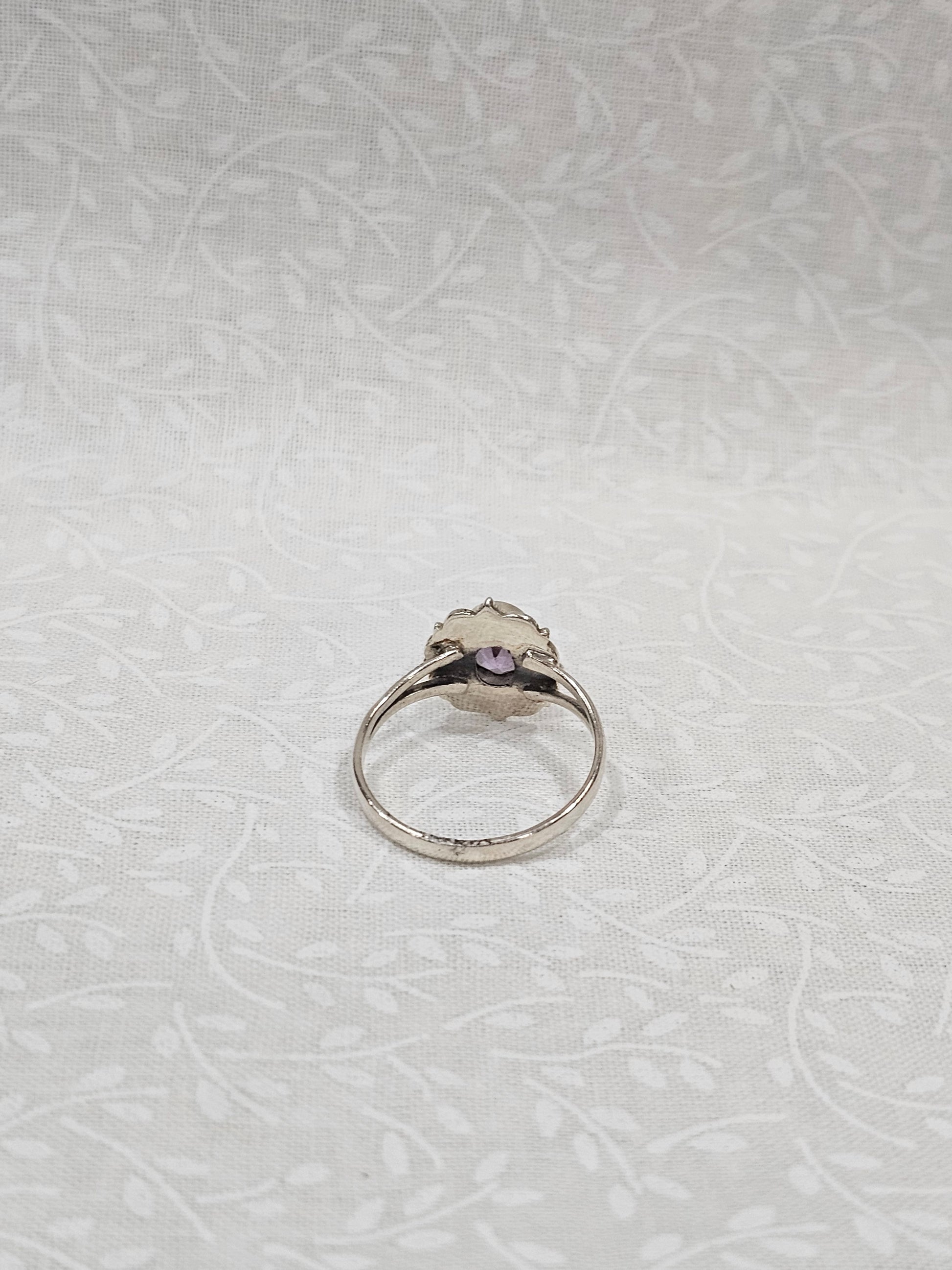 Sterling Silver Amethyst Gemstone Ring - Size 8.5