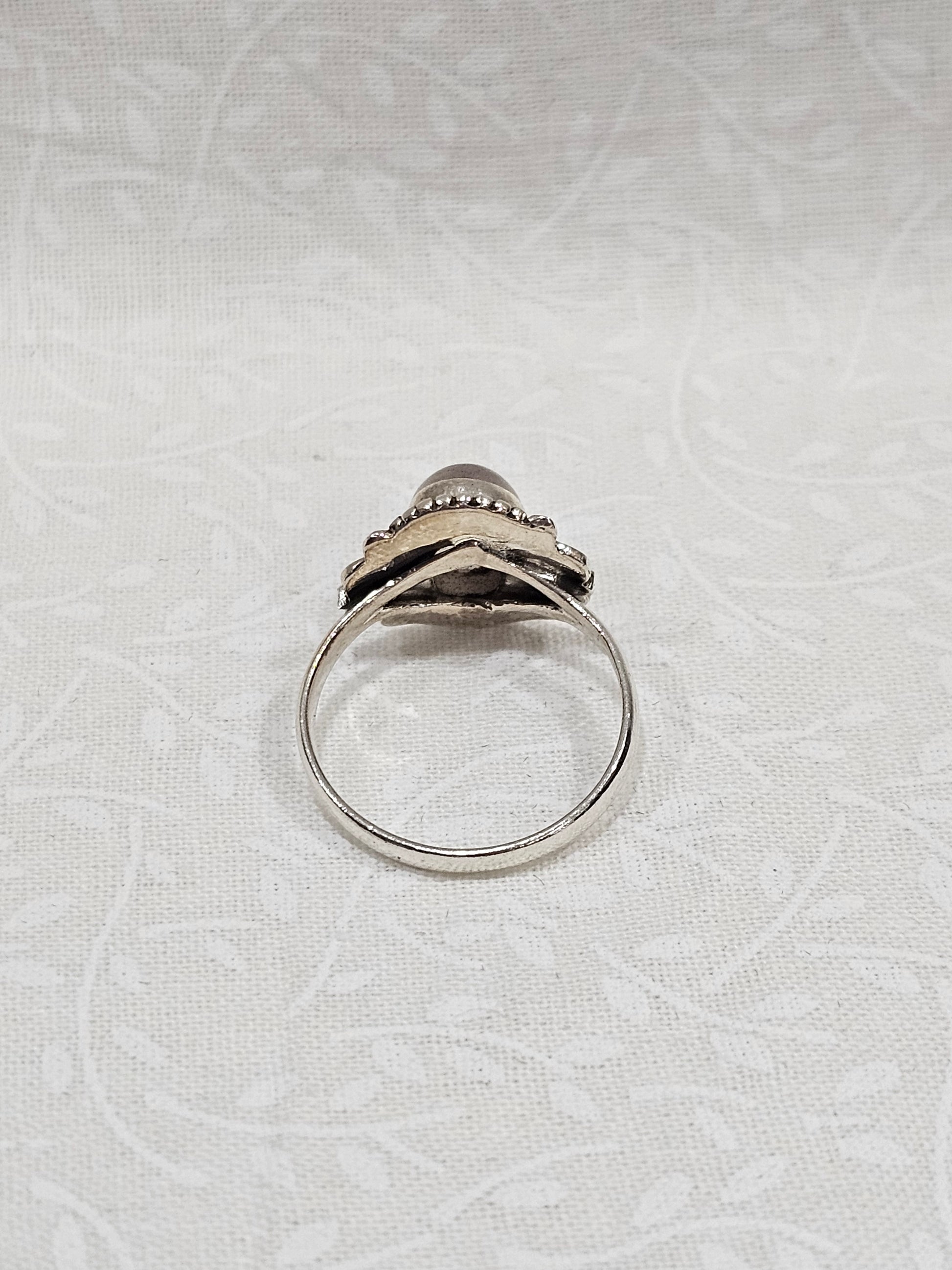 Sterling Silver Amethyst Gemstone Ring - Size 8