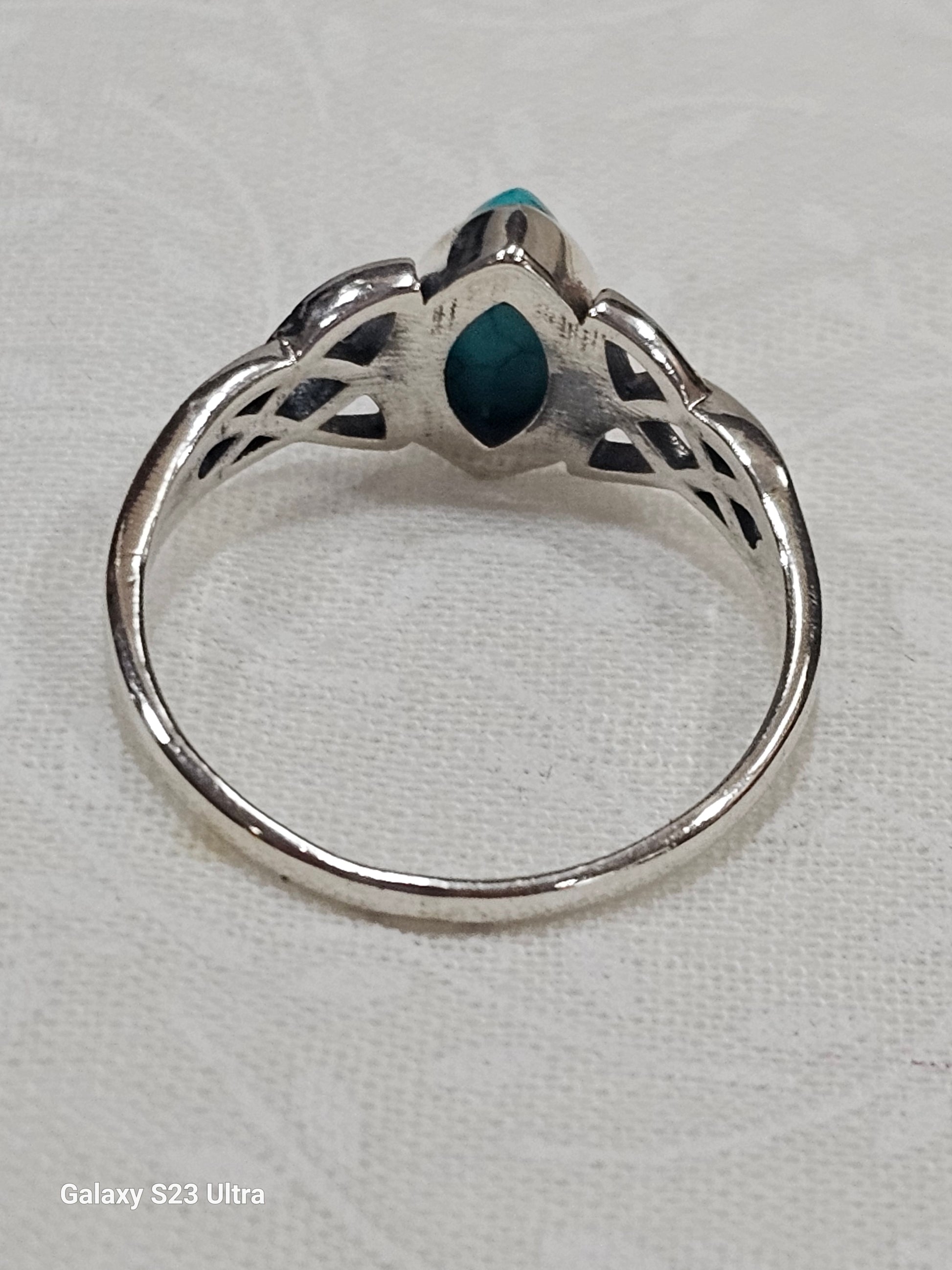 Sterling Silver Turquoise Gemstone Ring - Size 9