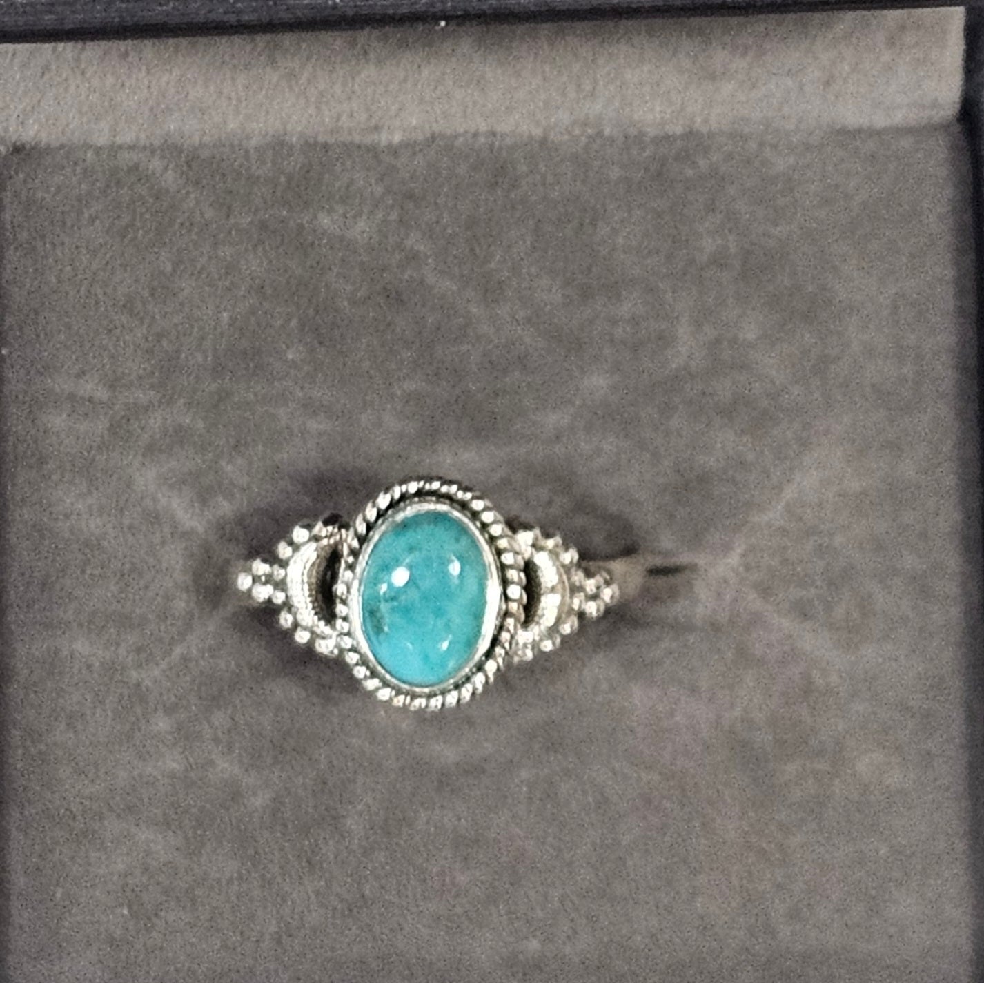 Sterling Silver Classic Turquoise Ring - Size 8.5
