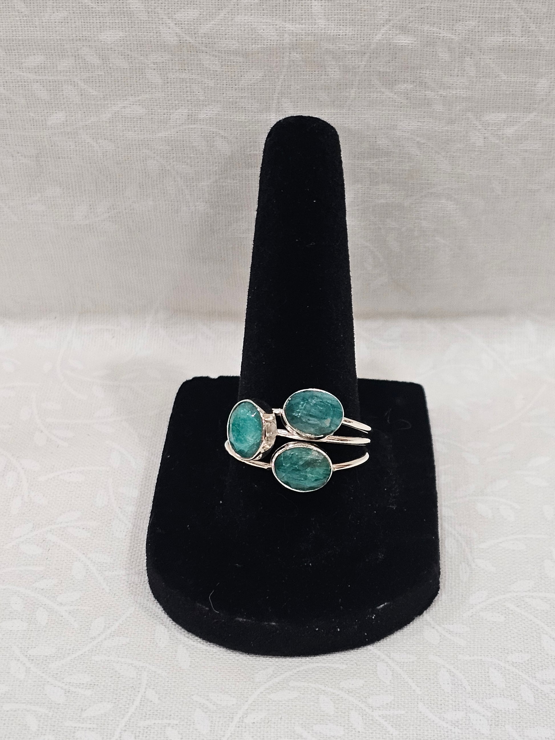 Sterling Silver Emerald Gemstone Ring May Birthstone - Size 9