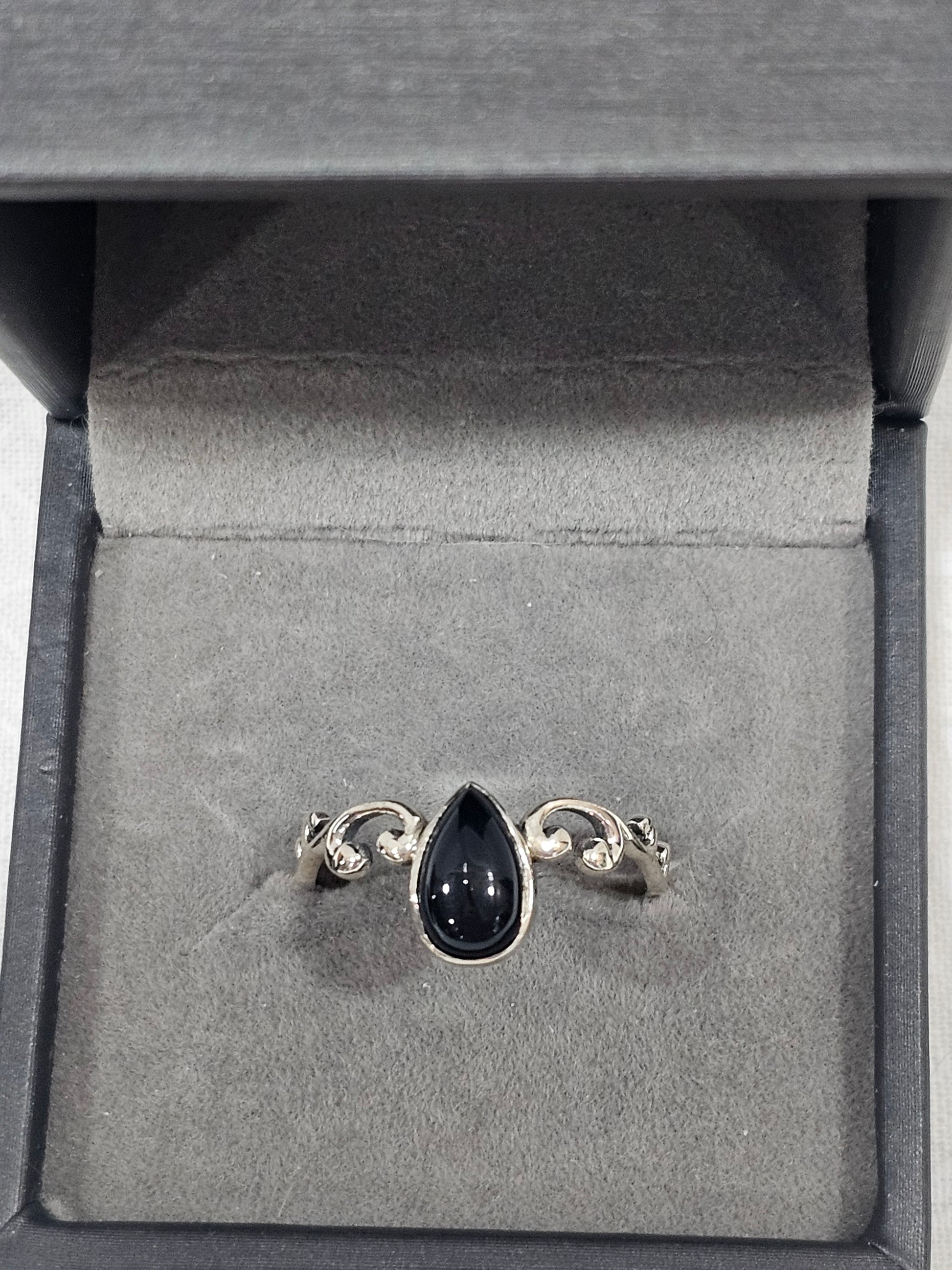 Sterling Silver Black Onyx Gemstone Ring - Size 9