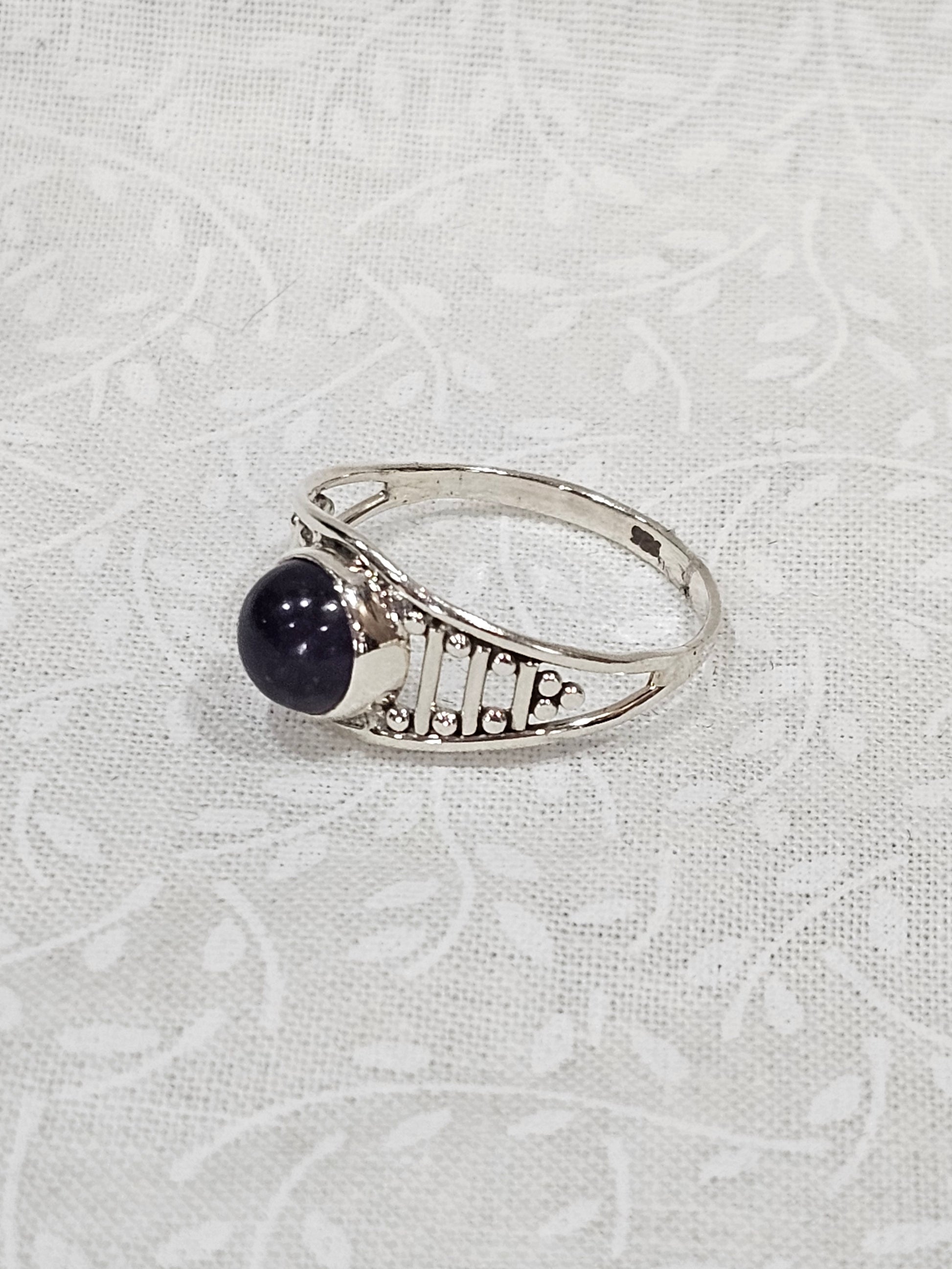 Sterling Silver Amethyst Gemstone Ring Crown Chakra - Size 8