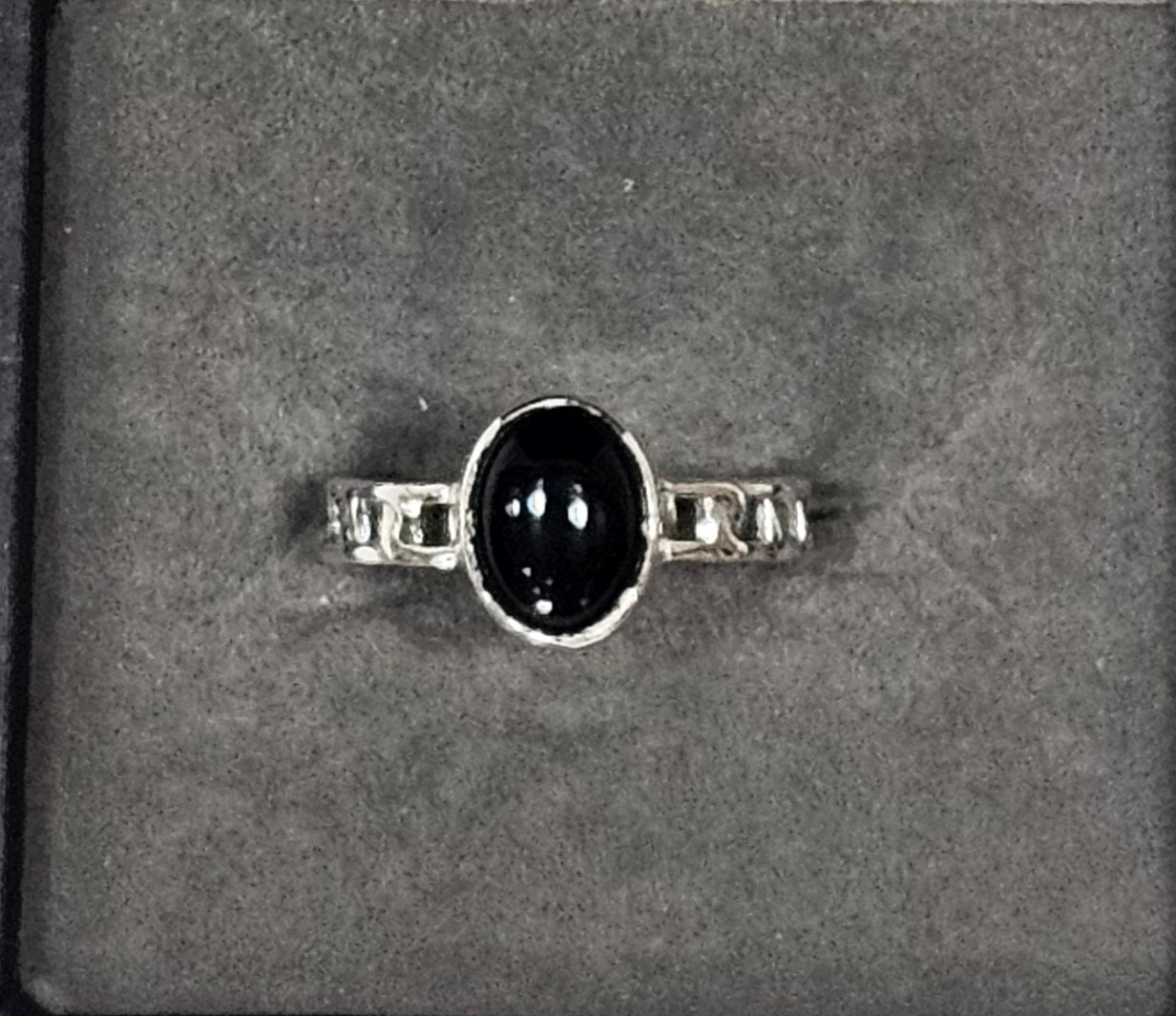Sterling Silver Black Onyx Gemstone Ring - Size 7.5