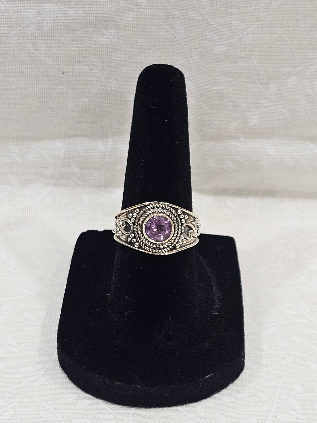 Sterling Silver Amethyst Gemstone Ring - Size 6