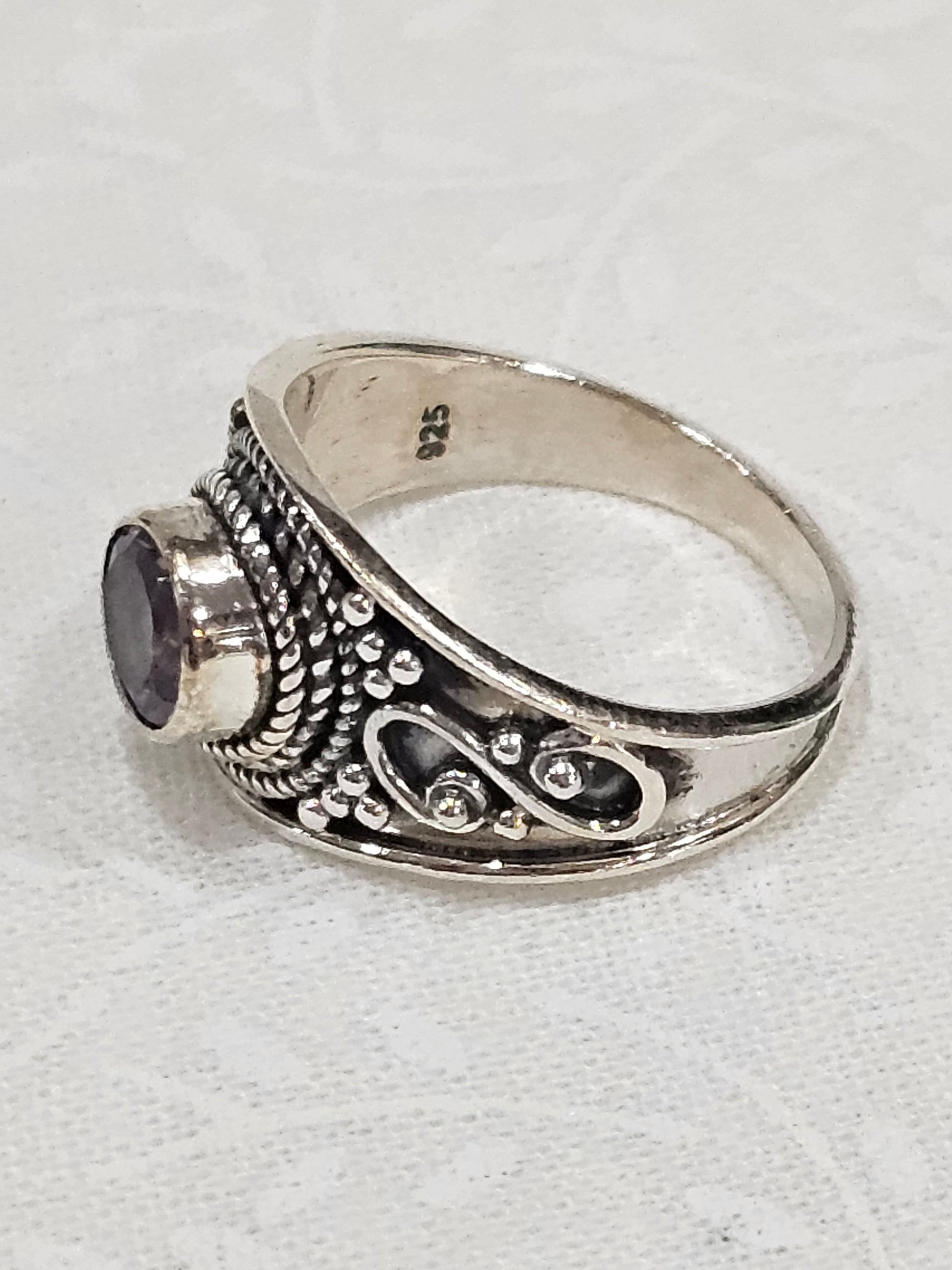 Sterling Silver Amethyst Gemstone Ring - Size 6