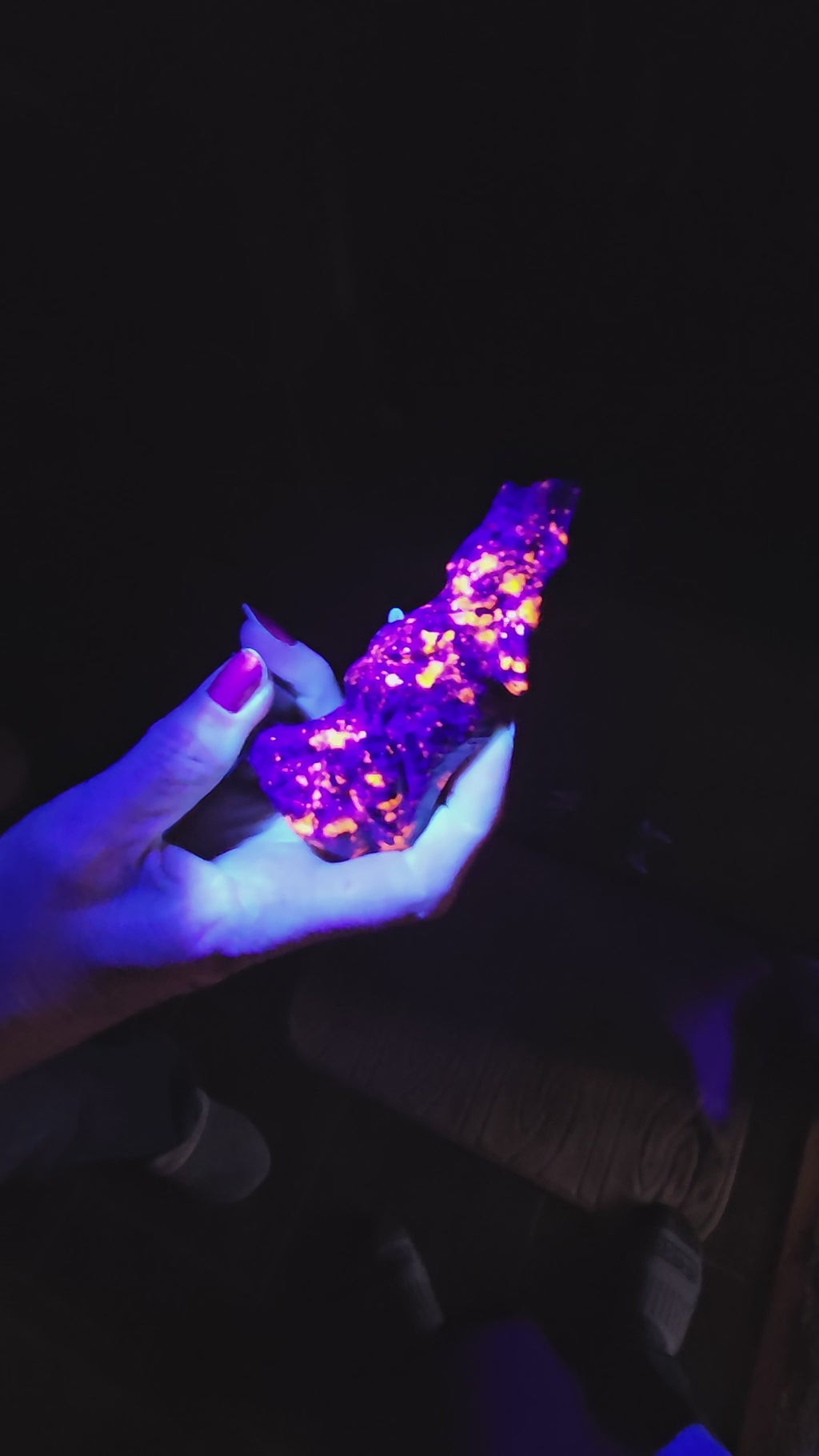 Yooperlite Crystal Wolf Uv Active