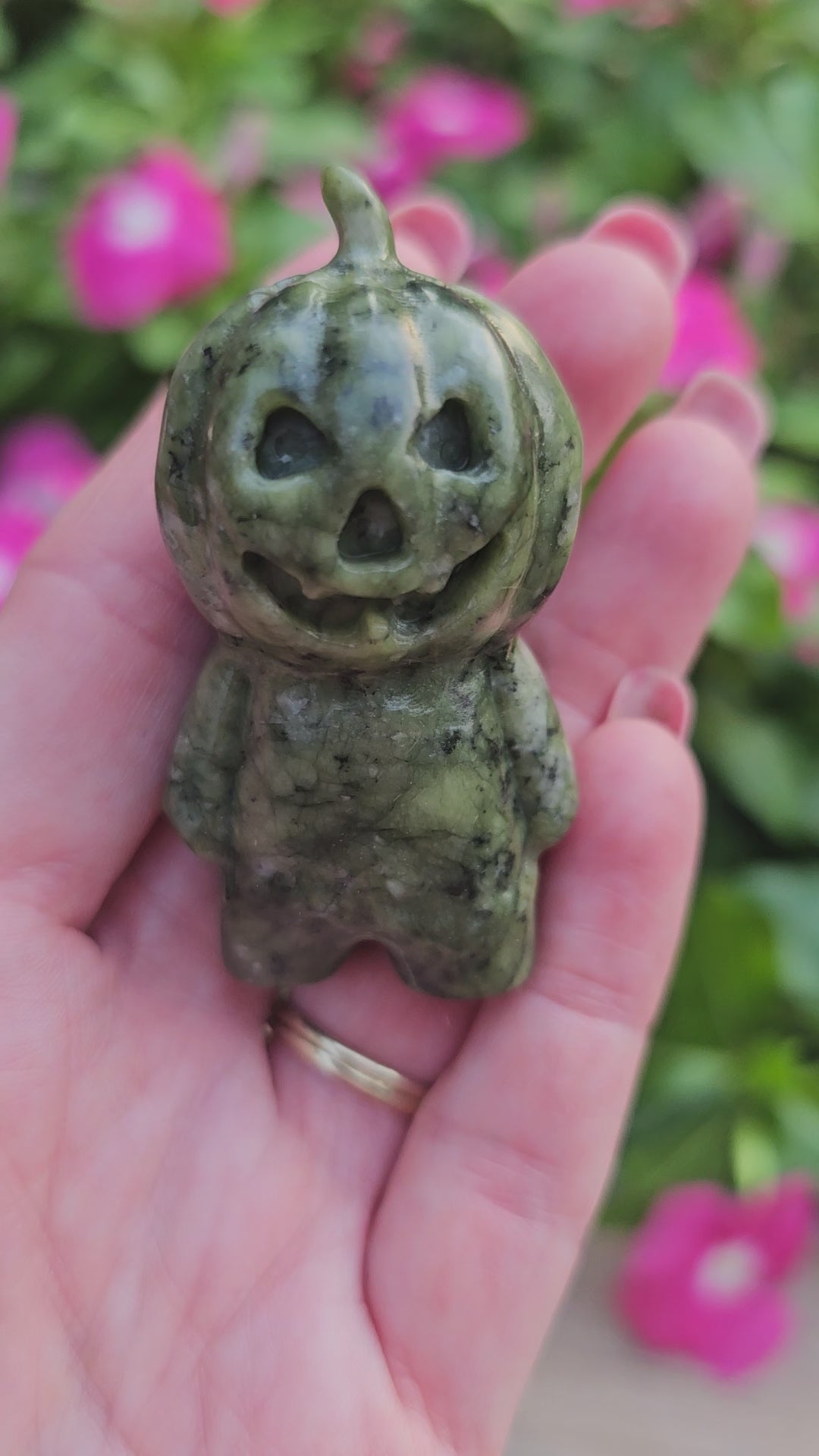 Serpentine pumpkin Head Crystal