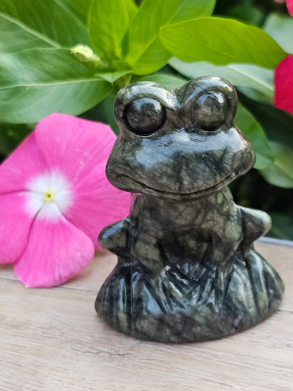 Serpentine Crystal Frog
