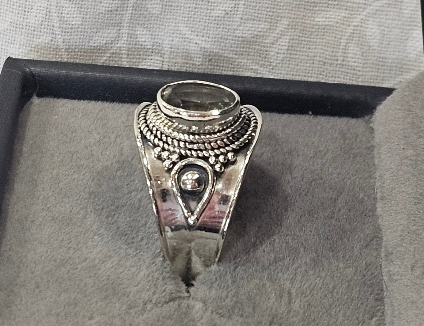 Sterling Silver Peridot Gemstone Ring - Size 8