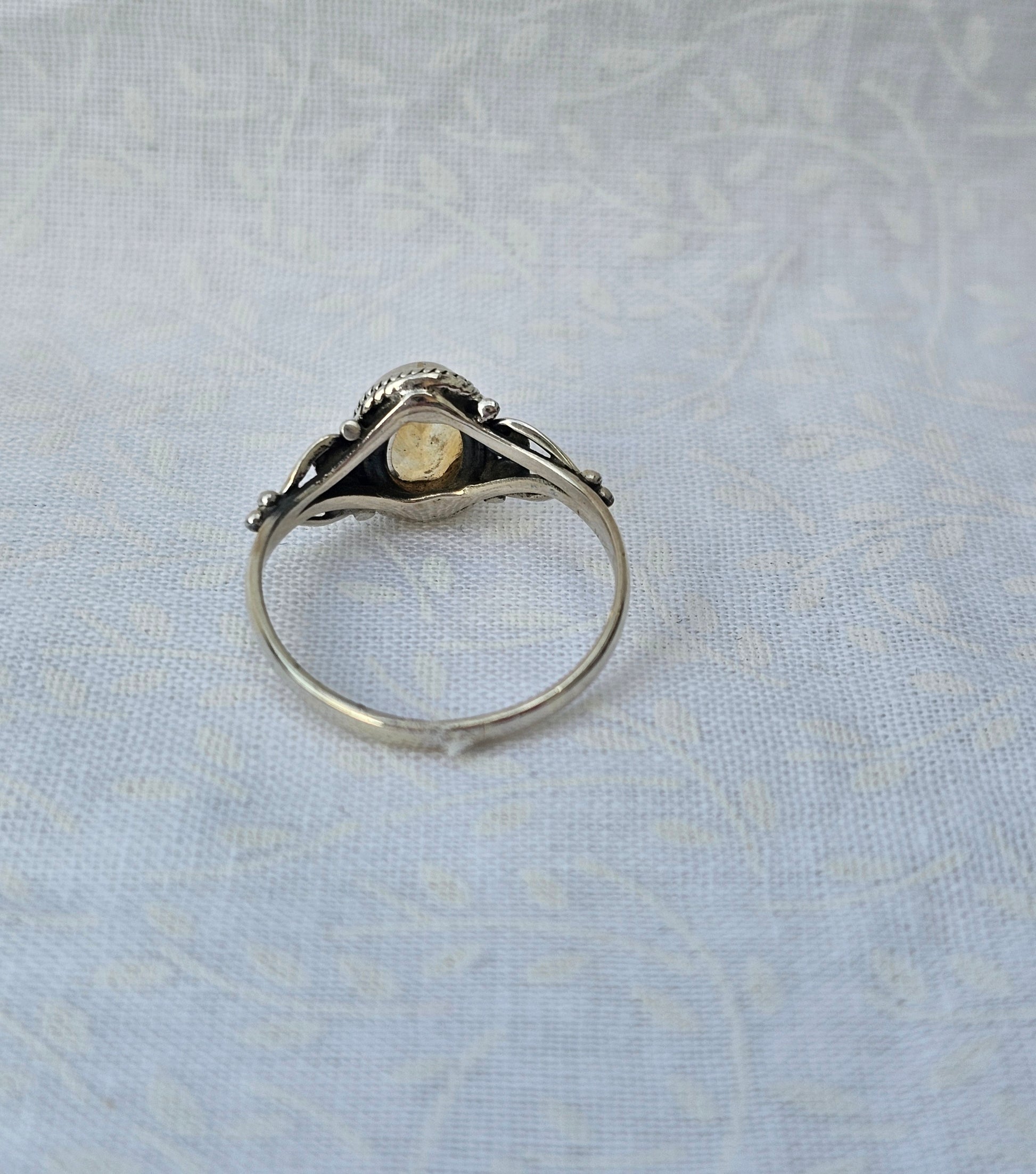 Sterling Silver Citrine Gemstone Ring - Size 8