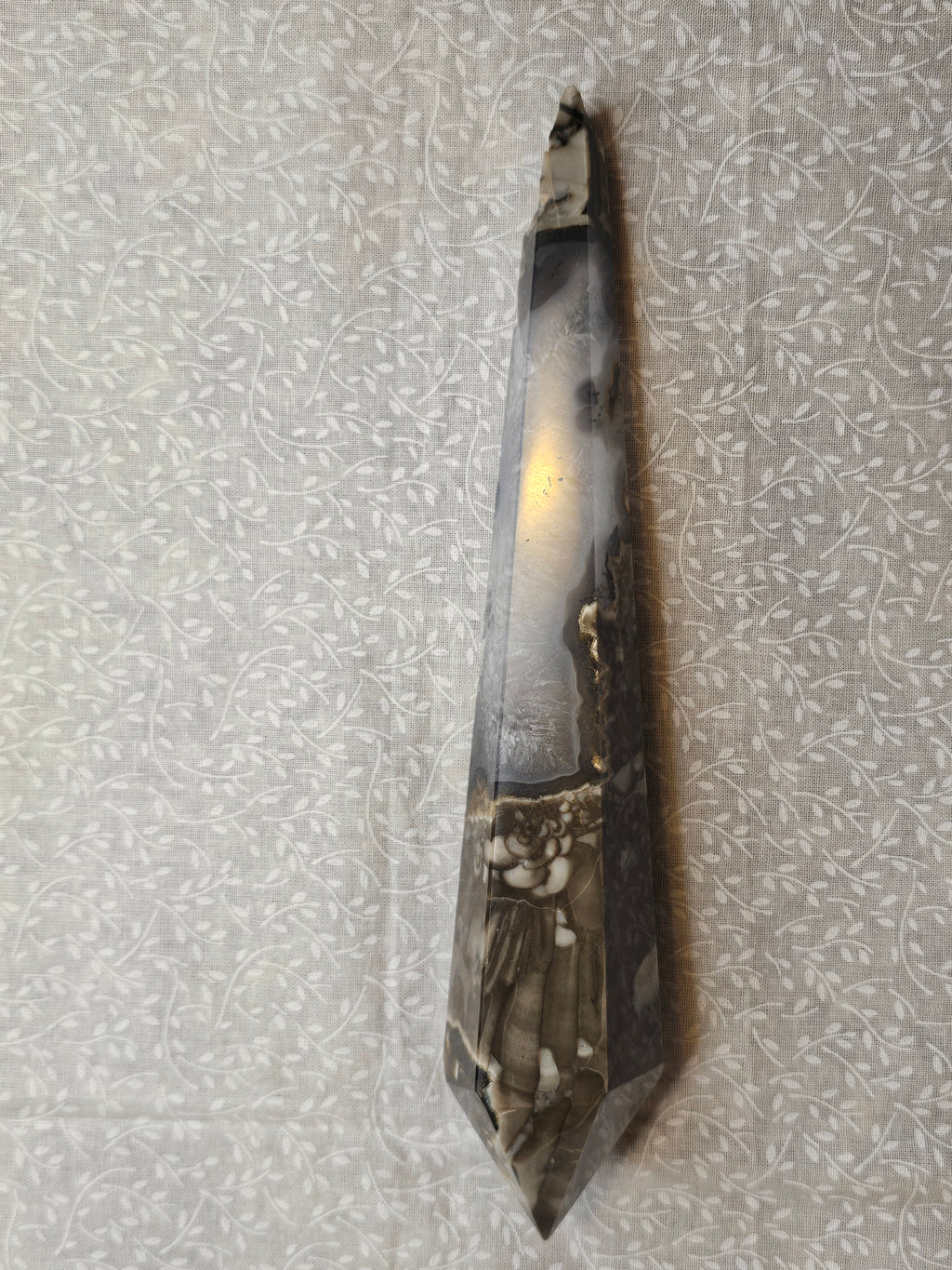 Volcano Agate Crystal Point Uv Active