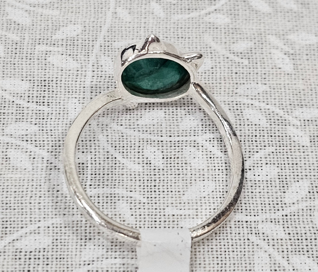 Sterling Silver Emerald Gemstone Cat Design Ring 7